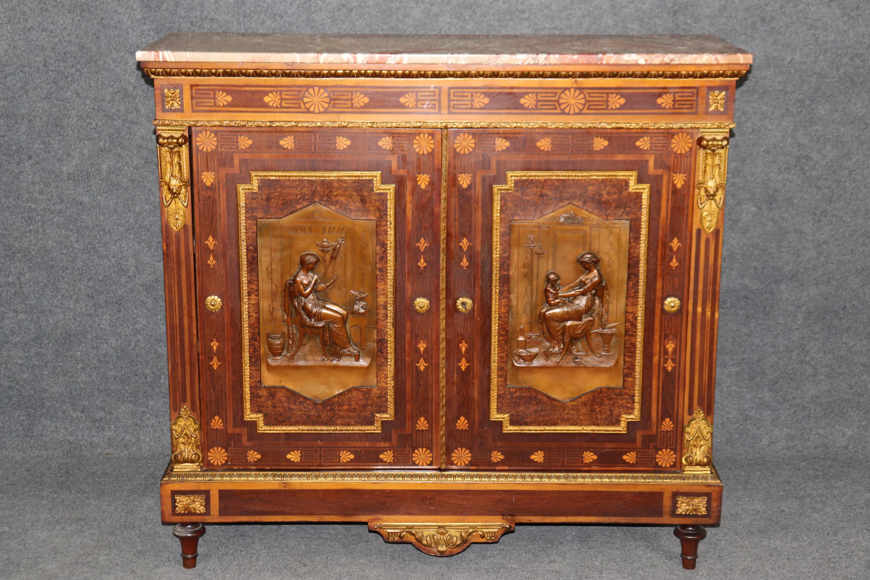 Cabinet en bronze doré de la Belle Époque, époque 1870, avec plaques d'Émile Guillemin 3