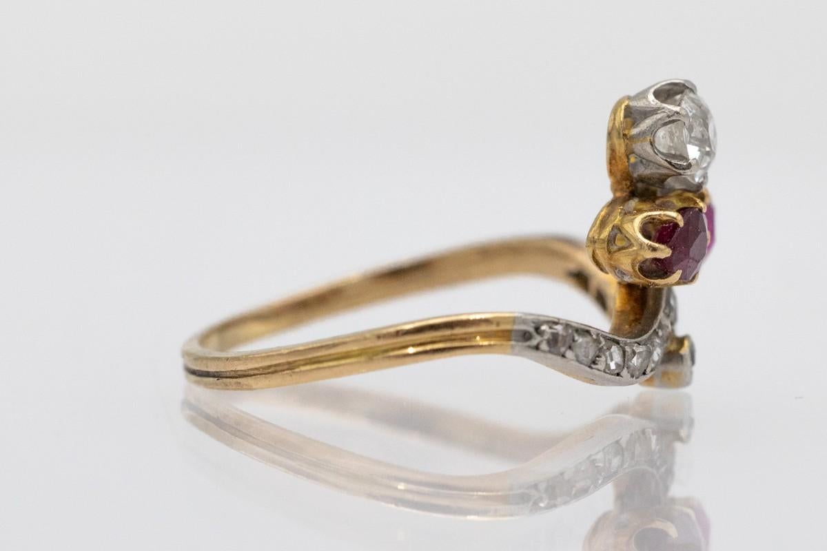 Belle Epoque Fleur De Lys Ring with Rubies and Diamonds, France, early XX cent. In Good Condition For Sale In Chorzów, PL