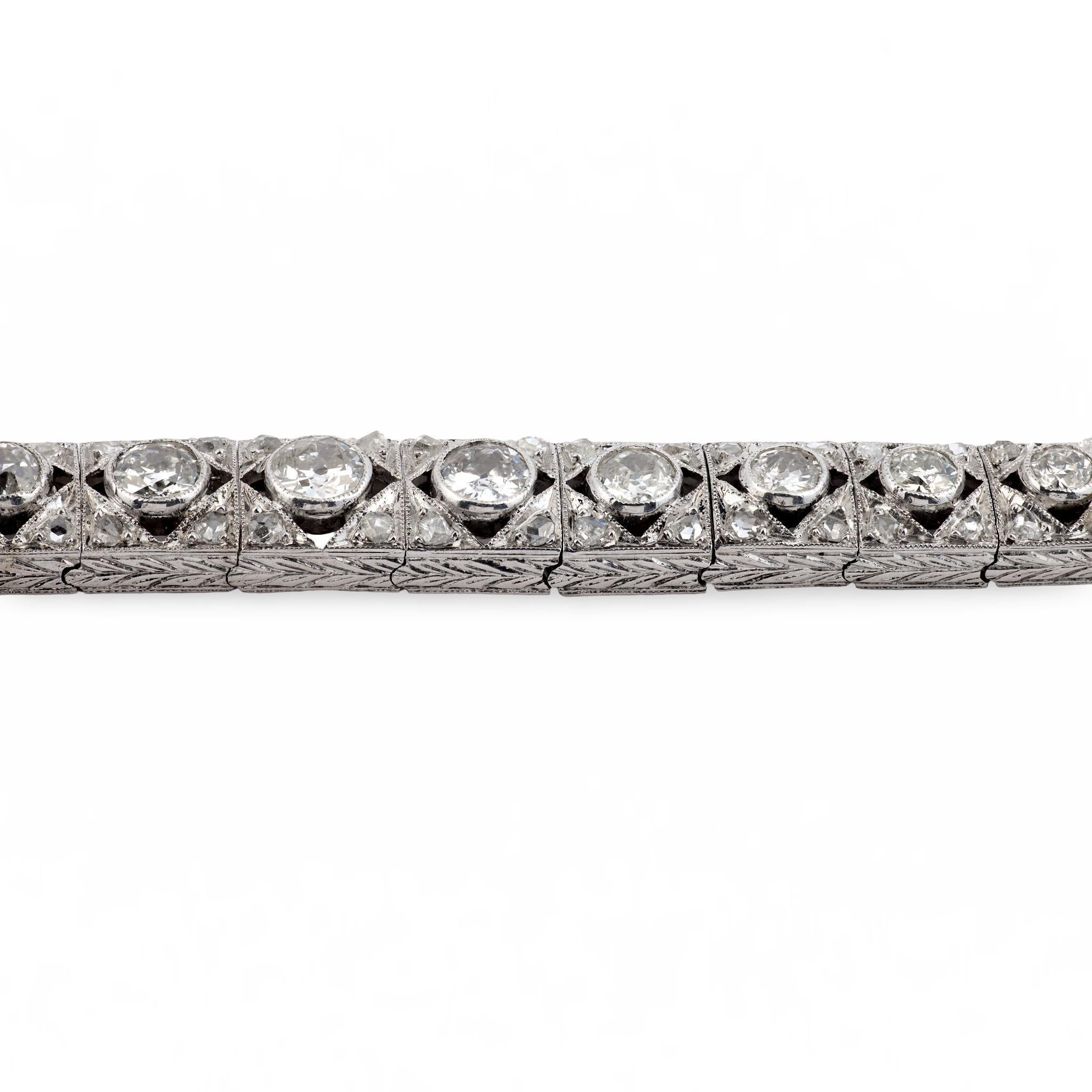 Belle Époque Französisch 4,00 Karat Diamant 18k Weißgold Silber Armband im Zustand „Gut“ im Angebot in Beverly Hills, CA