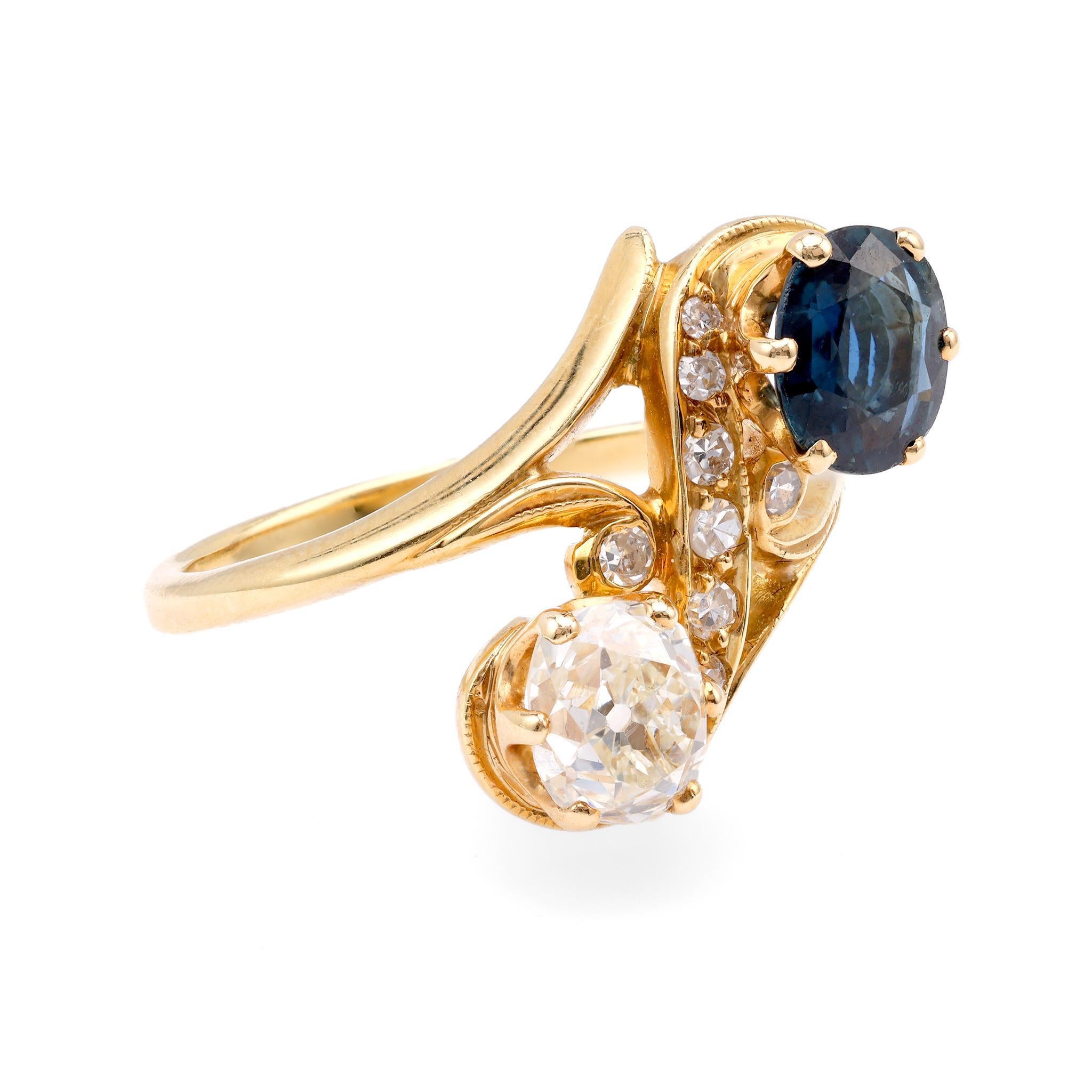 Old Mine Cut Belle Époque French Diamond and Sapphire 18k Yellow Gold Toi et Moi Ring For Sale