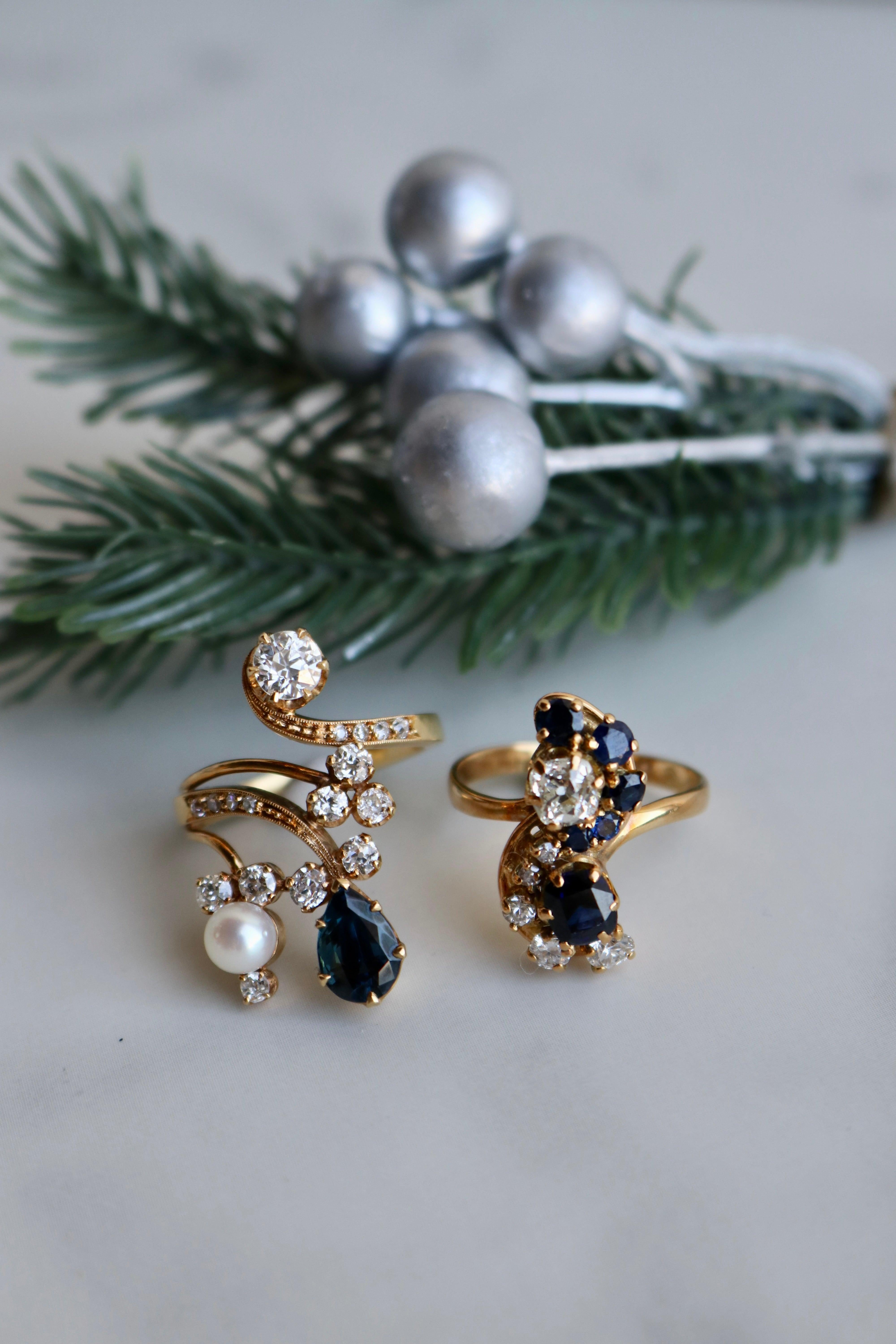 Old Mine Cut Belle Époque French Diamond and Sapphire 18k Yellow Gold Toi et Moi Ring For Sale