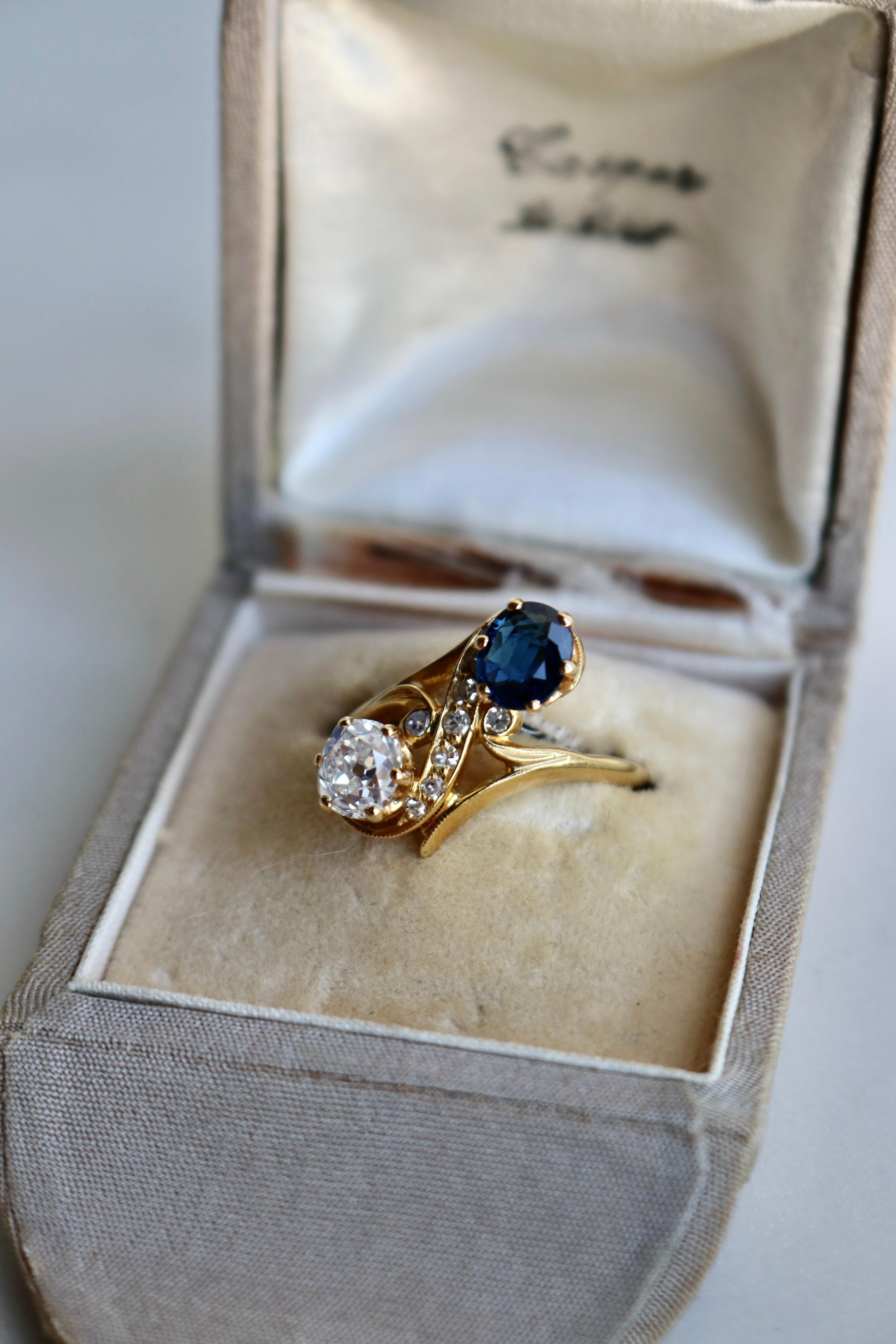 Belle Époque French Diamond and Sapphire 18k Yellow Gold Toi et Moi Ring 1