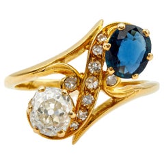 Belle Époque French Diamond and Sapphire 18k Yellow Gold Toi et Moi Ring