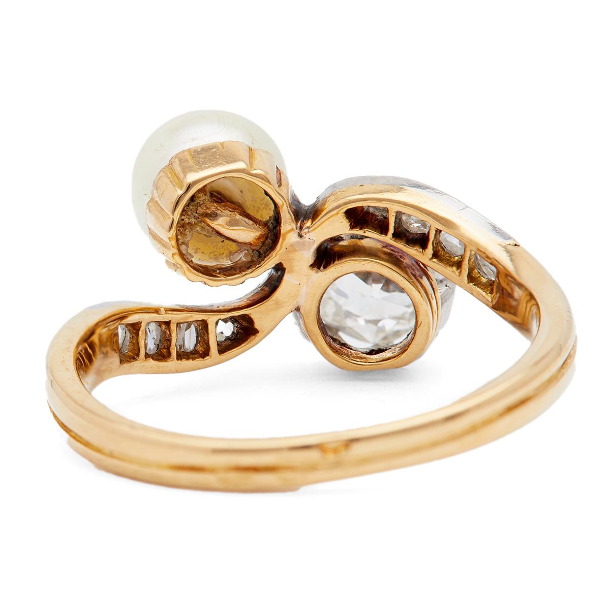 Belle Époque French Diamond Pearl 18k Yellow Gold Toi Et Moi Ring In Good Condition In Beverly Hills, CA