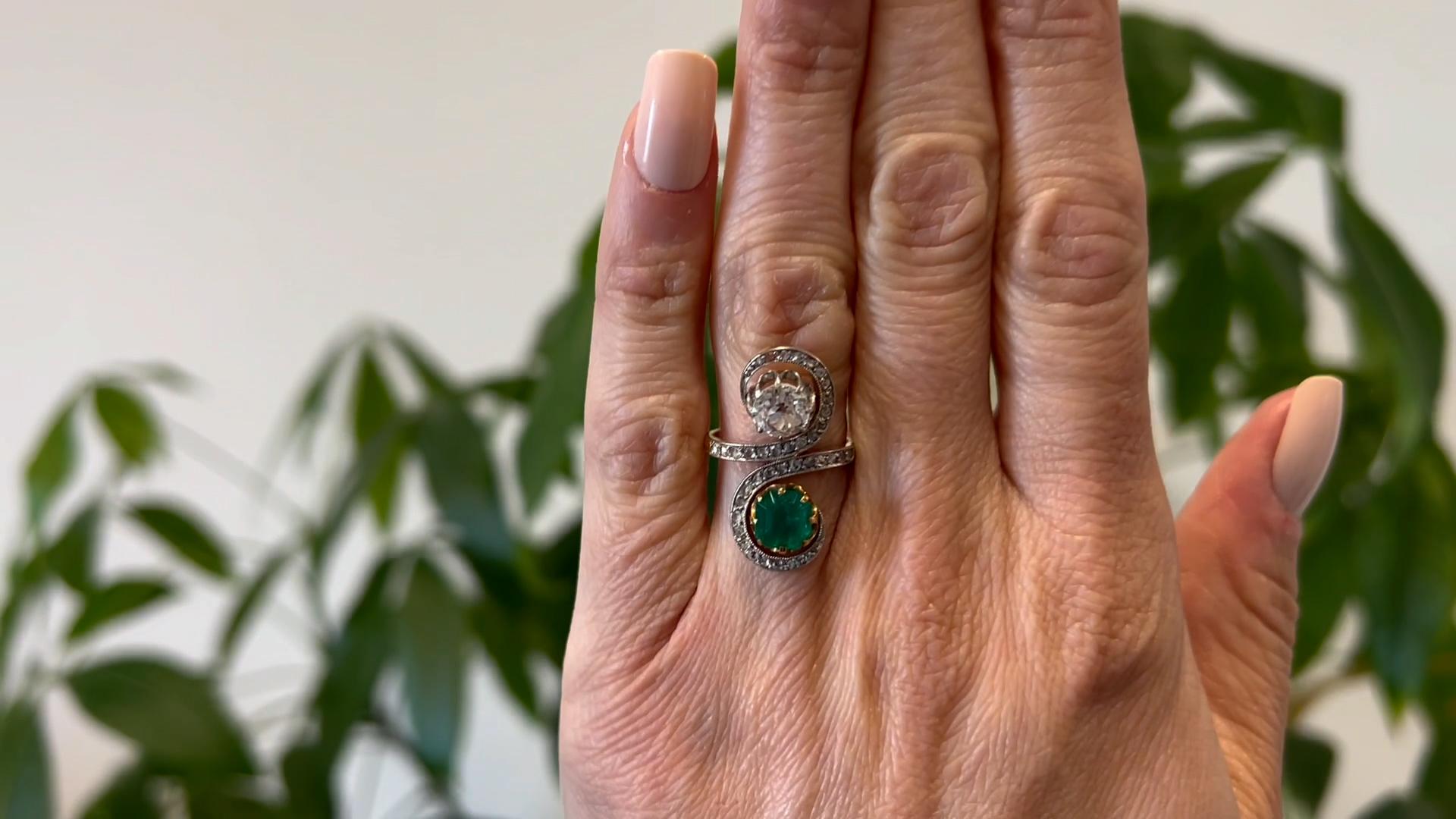 Old European Cut Belle Époque French Emerald and Diamond 18k Yellow Gold Platinum Toi et Moi Ring For Sale
