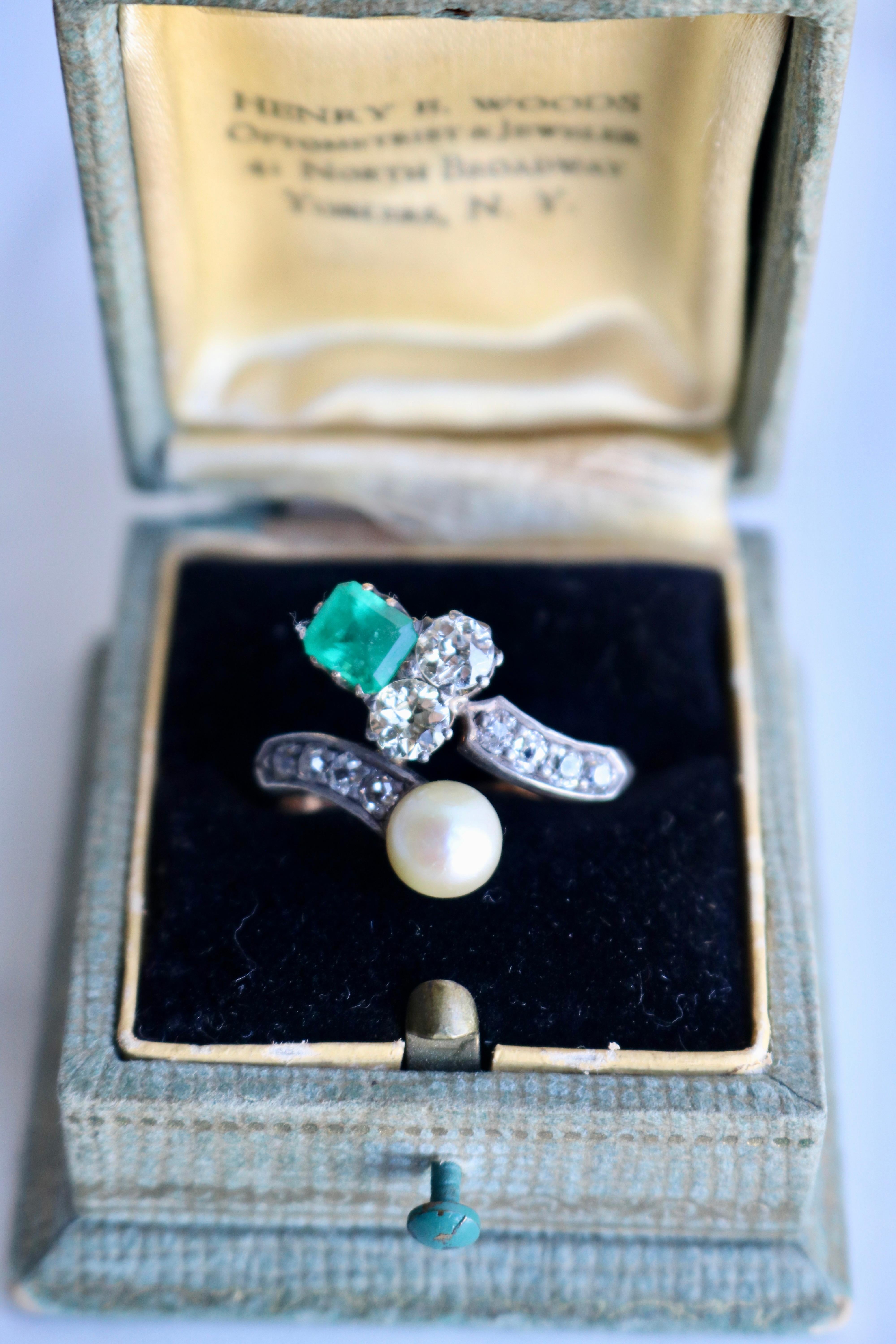 Belle Époque French Emerald Pearl Diamond 18k Rose Gold Silver Toi et Moi Ring For Sale 1