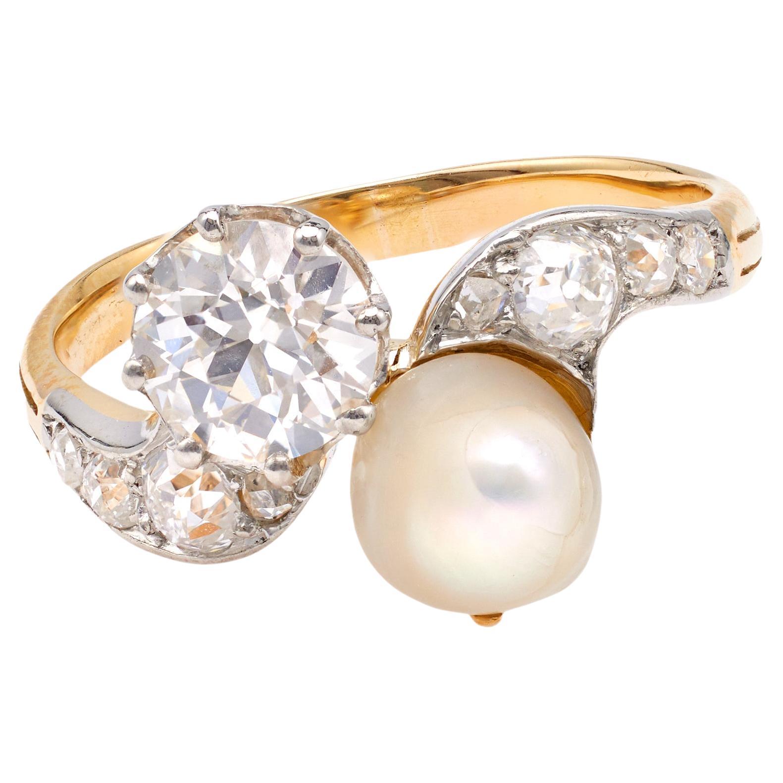 Belle Époque French GIA 0.82 Carat Diamond and Pearl Toi et Moi 18k Yellow Gold  For Sale