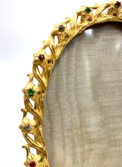 Cadre photo ovale français de la Belle Époque en laiton doré et orné de bijoux, 1890-1910