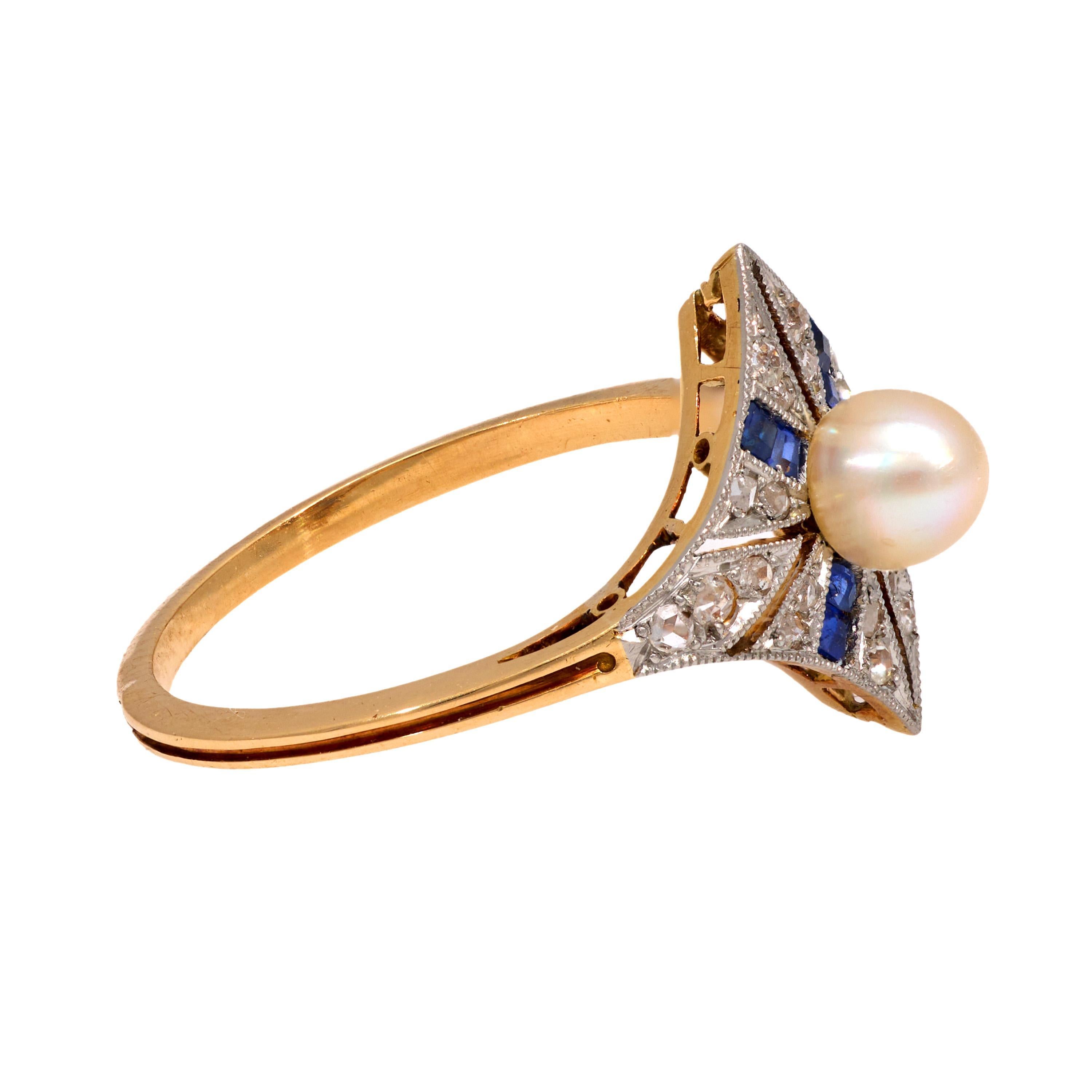 Women's Belle Époque French pearl sapphire diamond 18k yellow gold ring For Sale