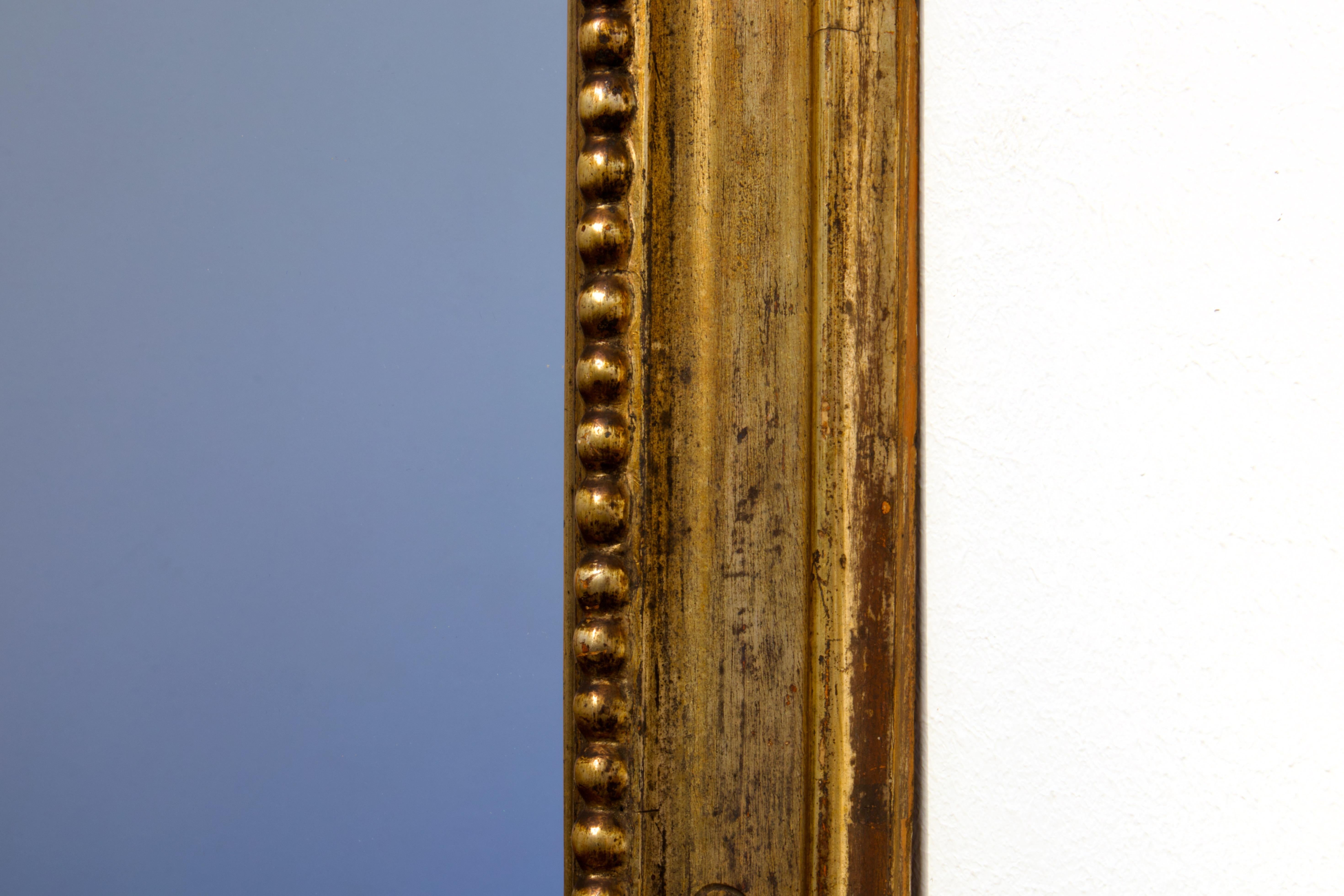 Belle Époque Hand geschnitzt Blattgold Italienisch abgerundeten rechteckigen Wandspiegel (Handgefertigt) im Angebot