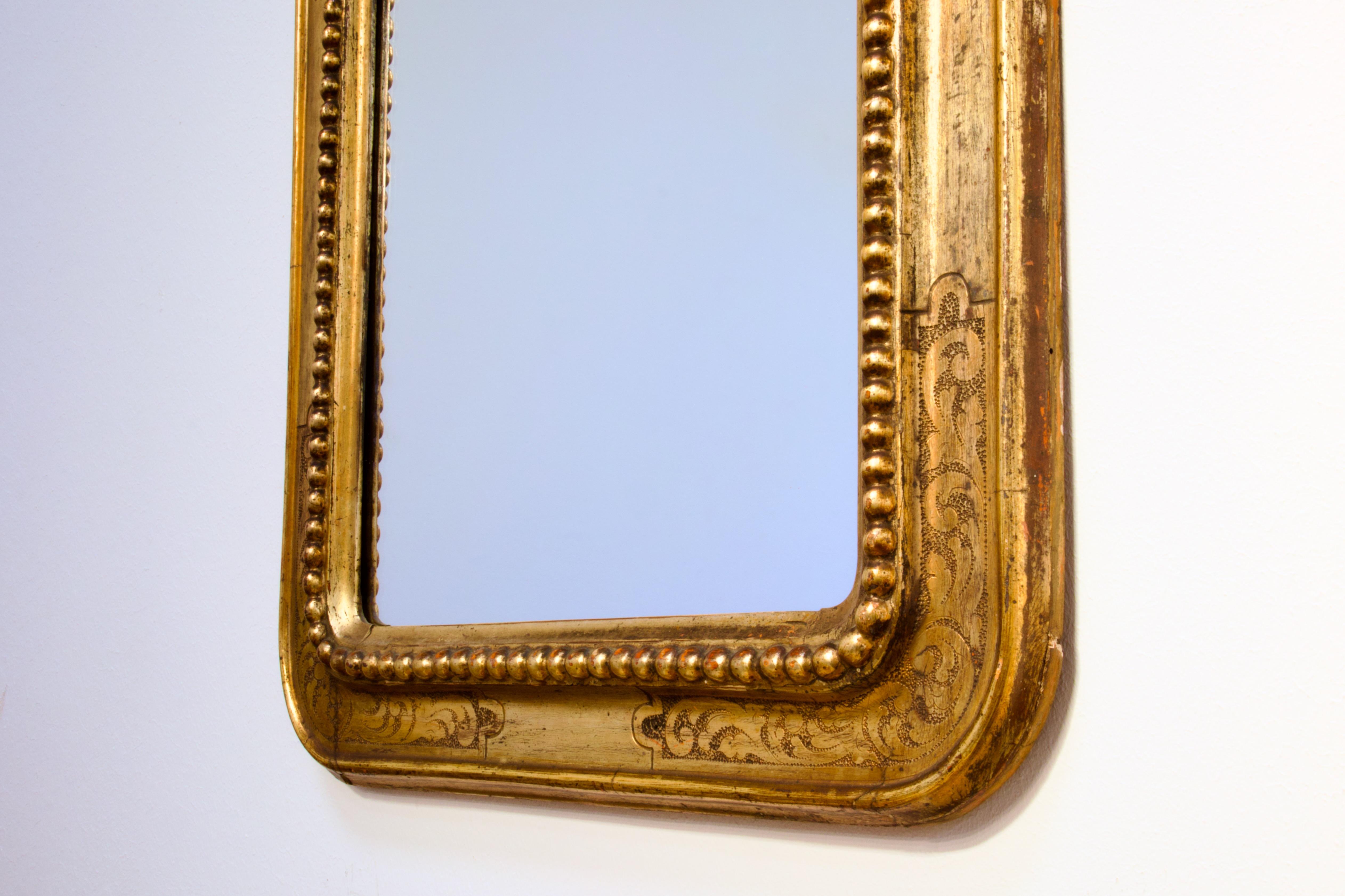 XIXe siècle Belle Époque - Miroir rectangulaire arrondi italien sculpté à la main à la feuille d'or en vente