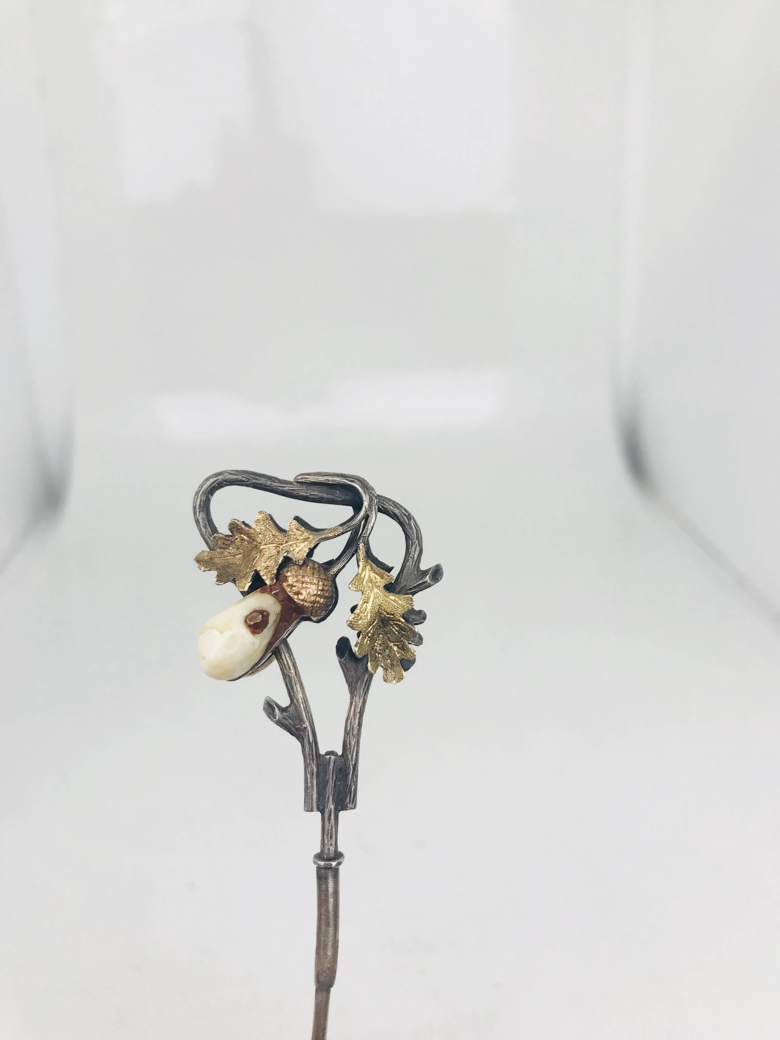 Belle Epoque Hat Pin, Sterling Leaf Vines, Ivory Mammoth Bone, Tri-Color Gilt In Good Condition For Sale In Aliso Viejo, CA