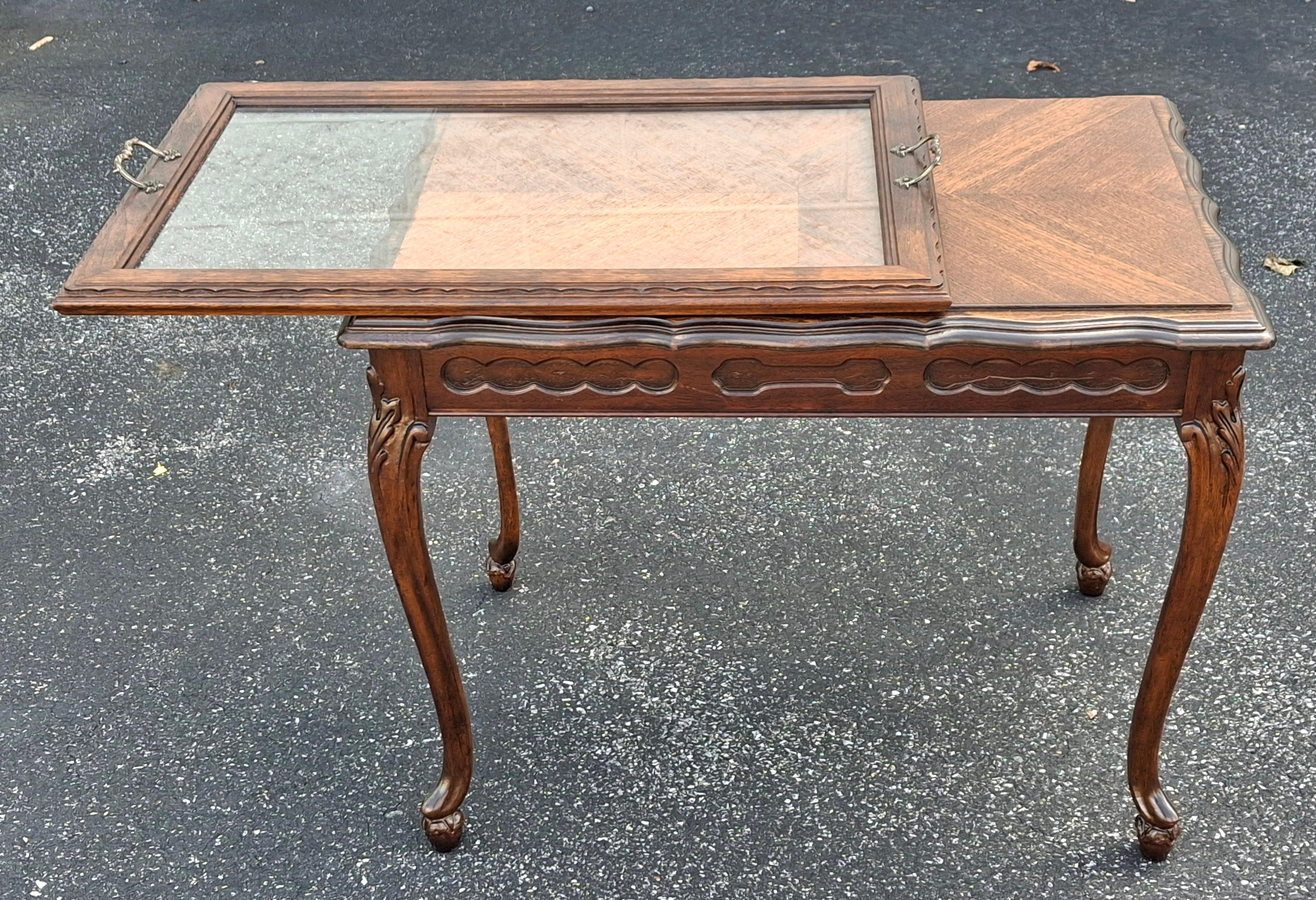 Belle Epoque Louis XV Style Side Table with Glass Serving Tray, Refinished For Sale 1