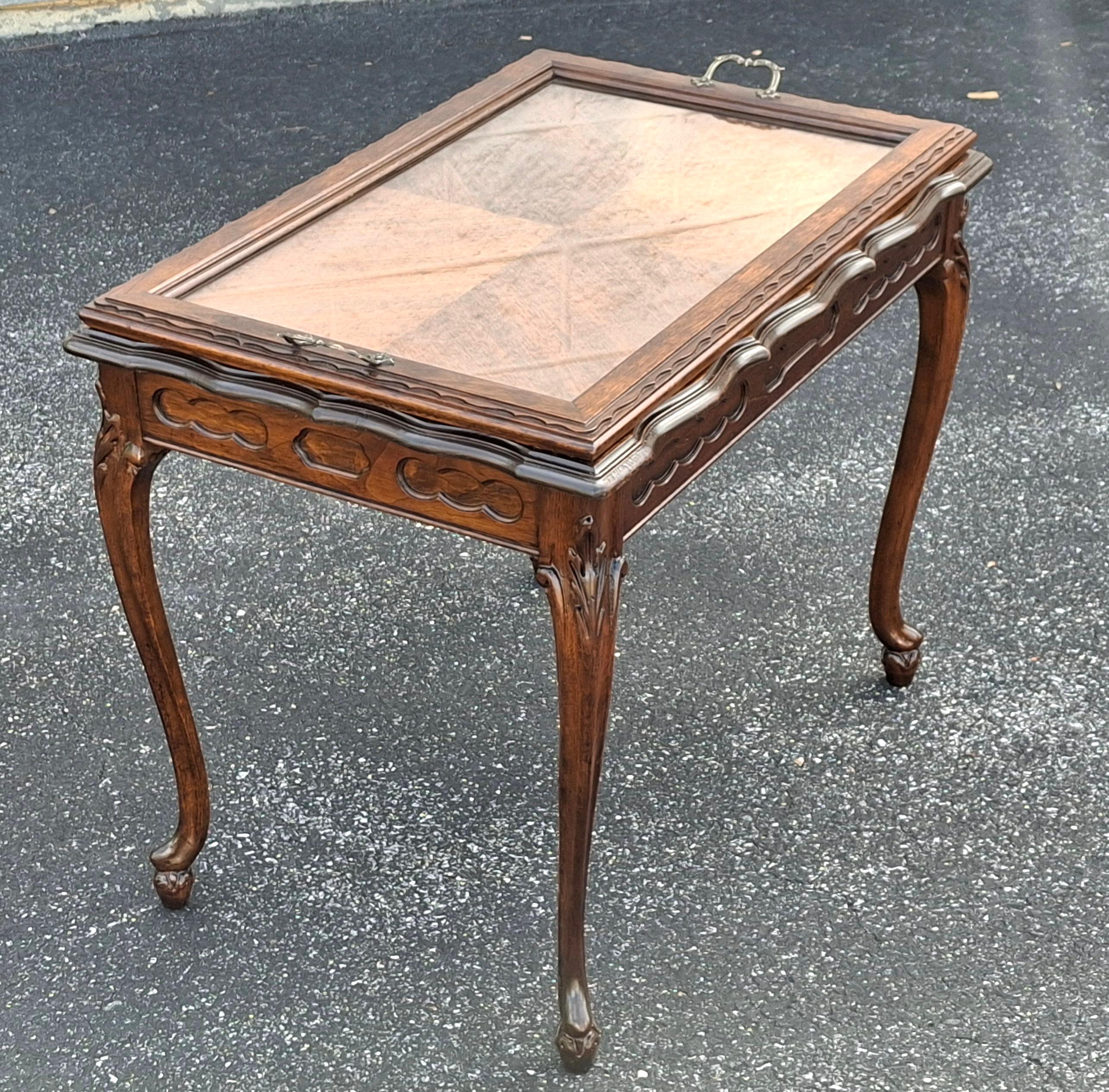 Belle Epoque Louis XV Style Side Table with Glass Serving Tray, Refinished For Sale 2