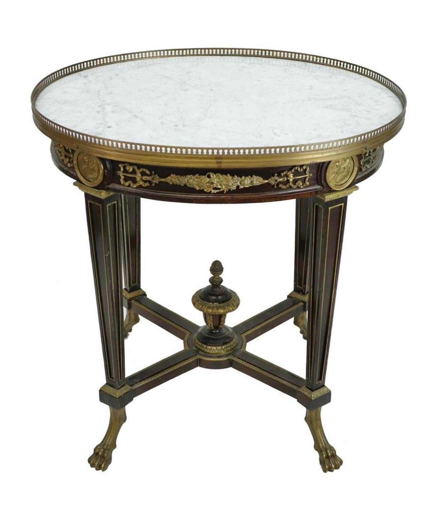 Belle Epoque Louis XVI Style Bronze Mounted Oval Side Table In Good Condition For Sale In Bradenton, FL