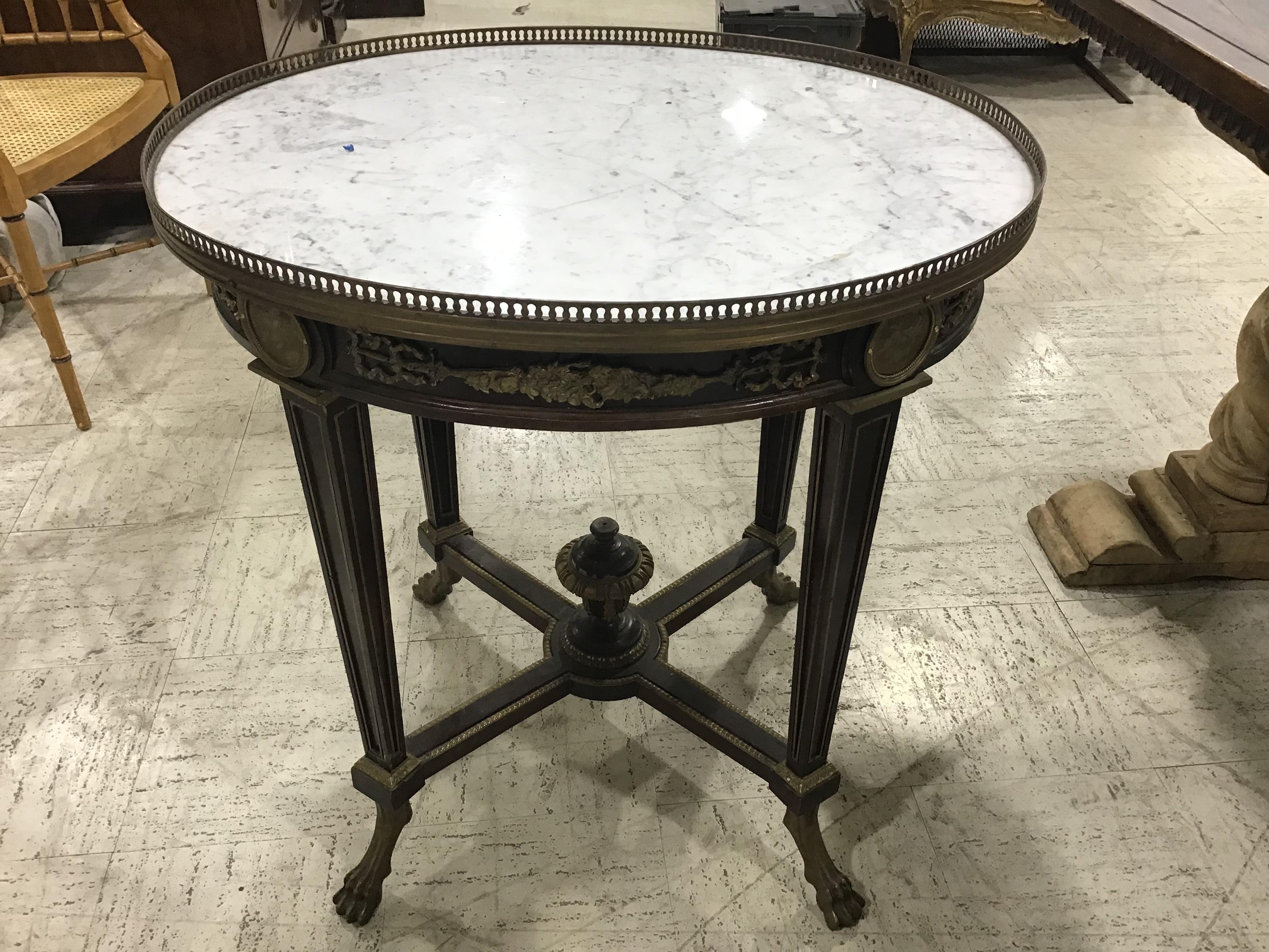 19th Century Belle Epoque Louis XVI Style Bronze Mounted Oval Side Table For Sale