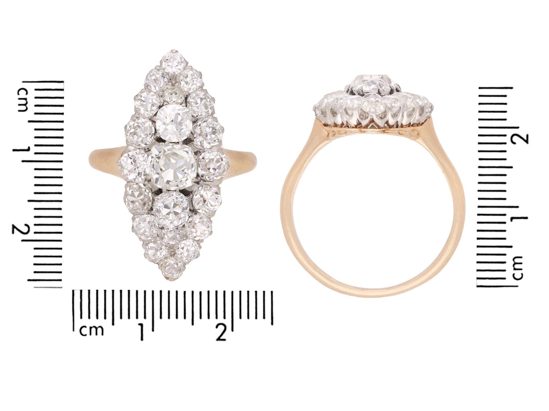 Belle Époque marquise shape diamond cluster ring, French, circa 1905. In Good Condition For Sale In London, GB
