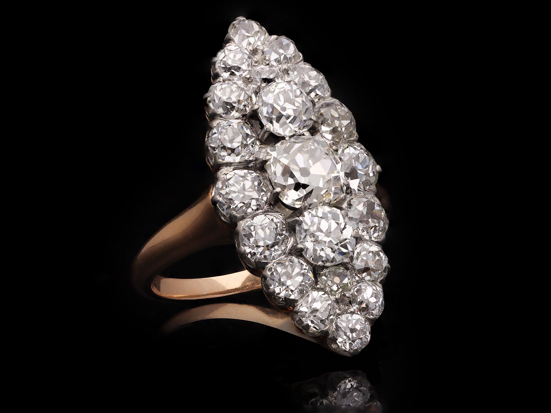 Belle Époque marquise shape diamond cluster ring, French, circa 1905. For Sale 1