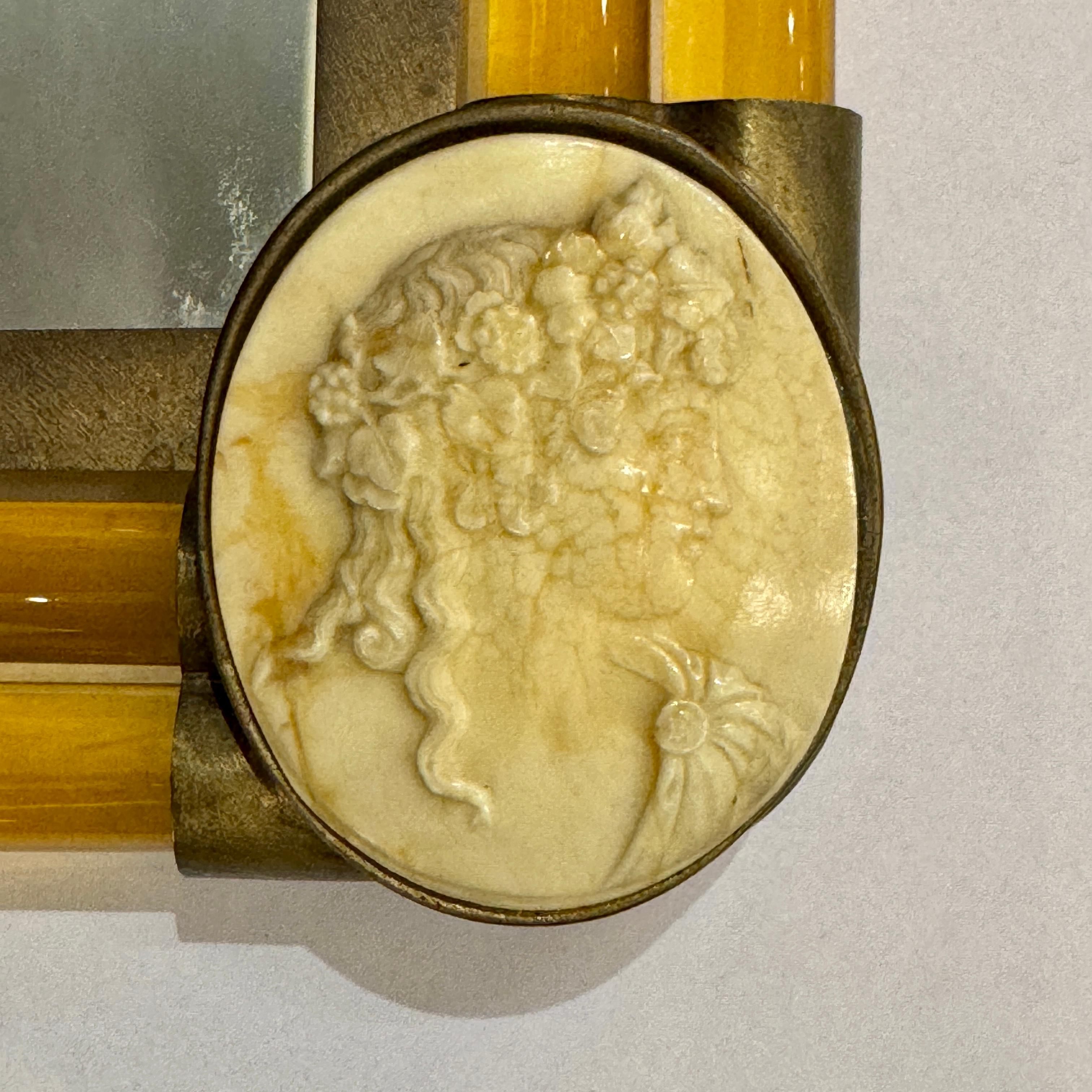 Bronze Miroir/cadrement Belle Époque en vente