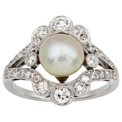 Bague Belle Époque en perles naturelles et diamants