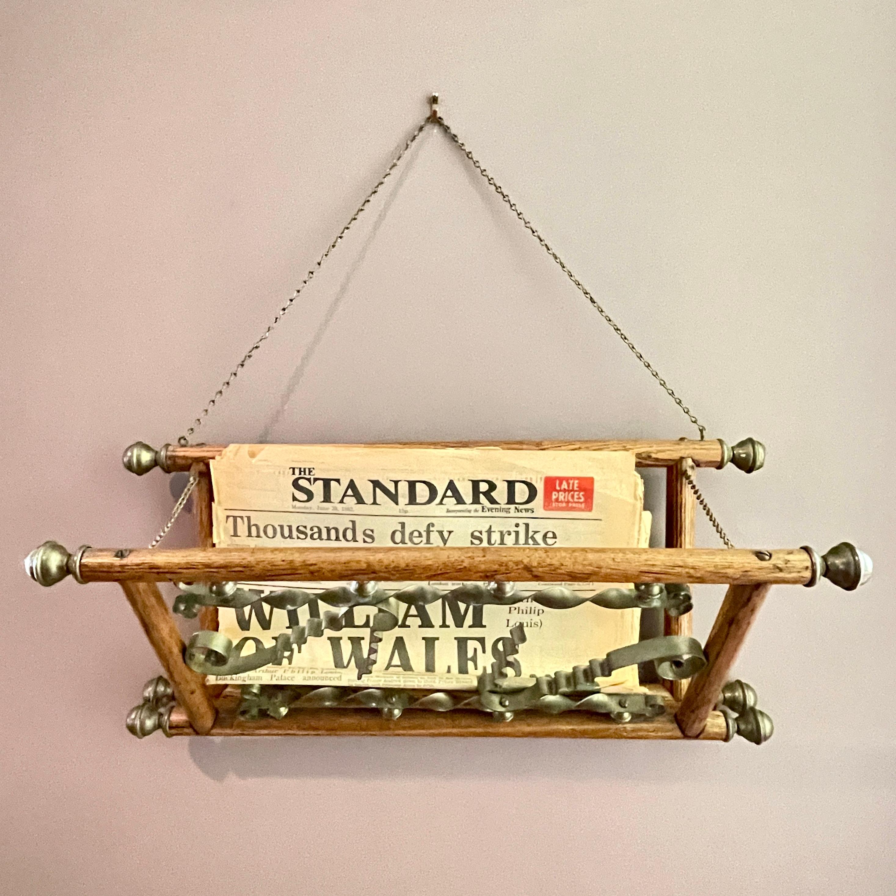 Belle Époque Belle Epoque Oak & Brass Hanging & Folding Newspaper Magazine Rack For Sale