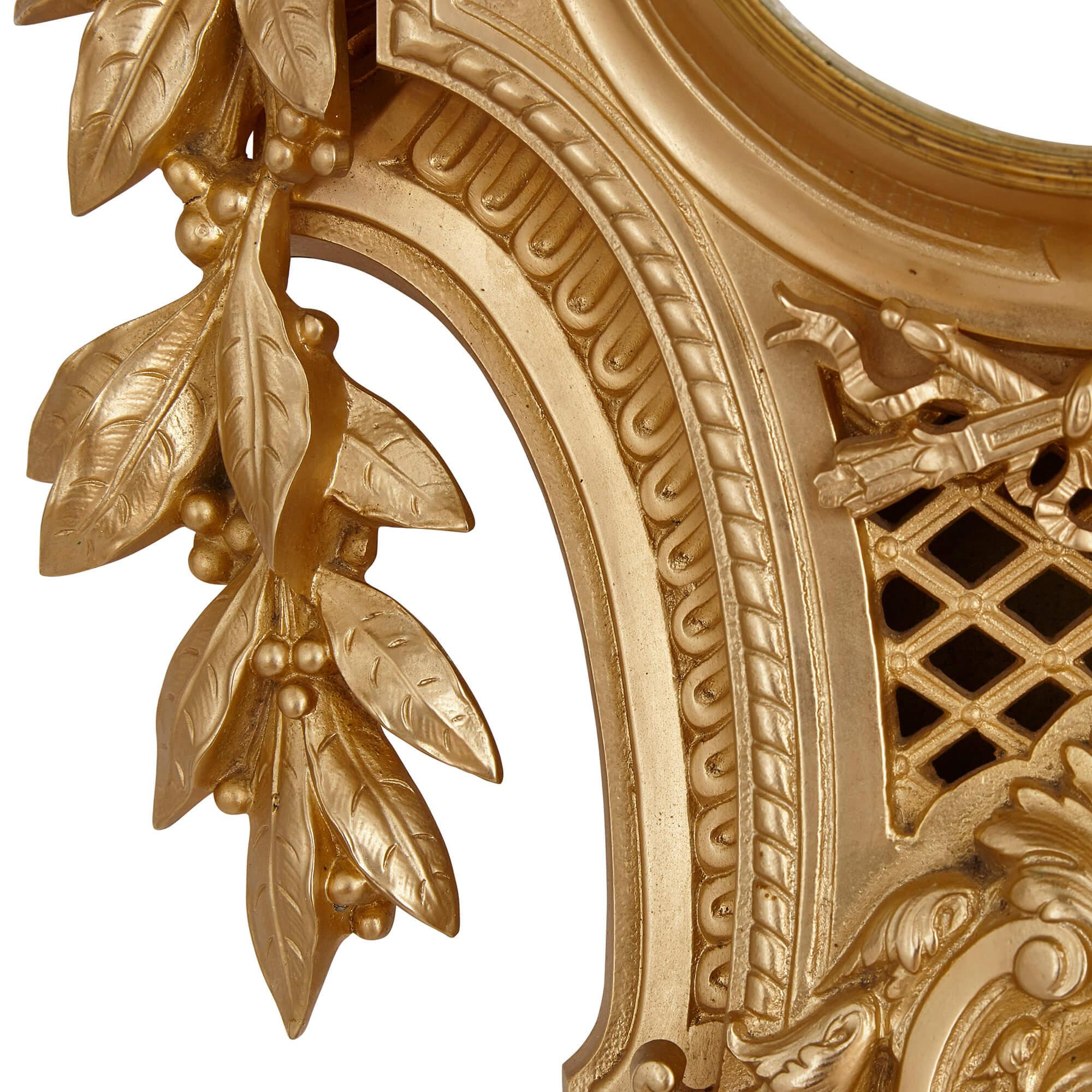 Français Pendule de cheminée en bronze doré Belle Époque en vente