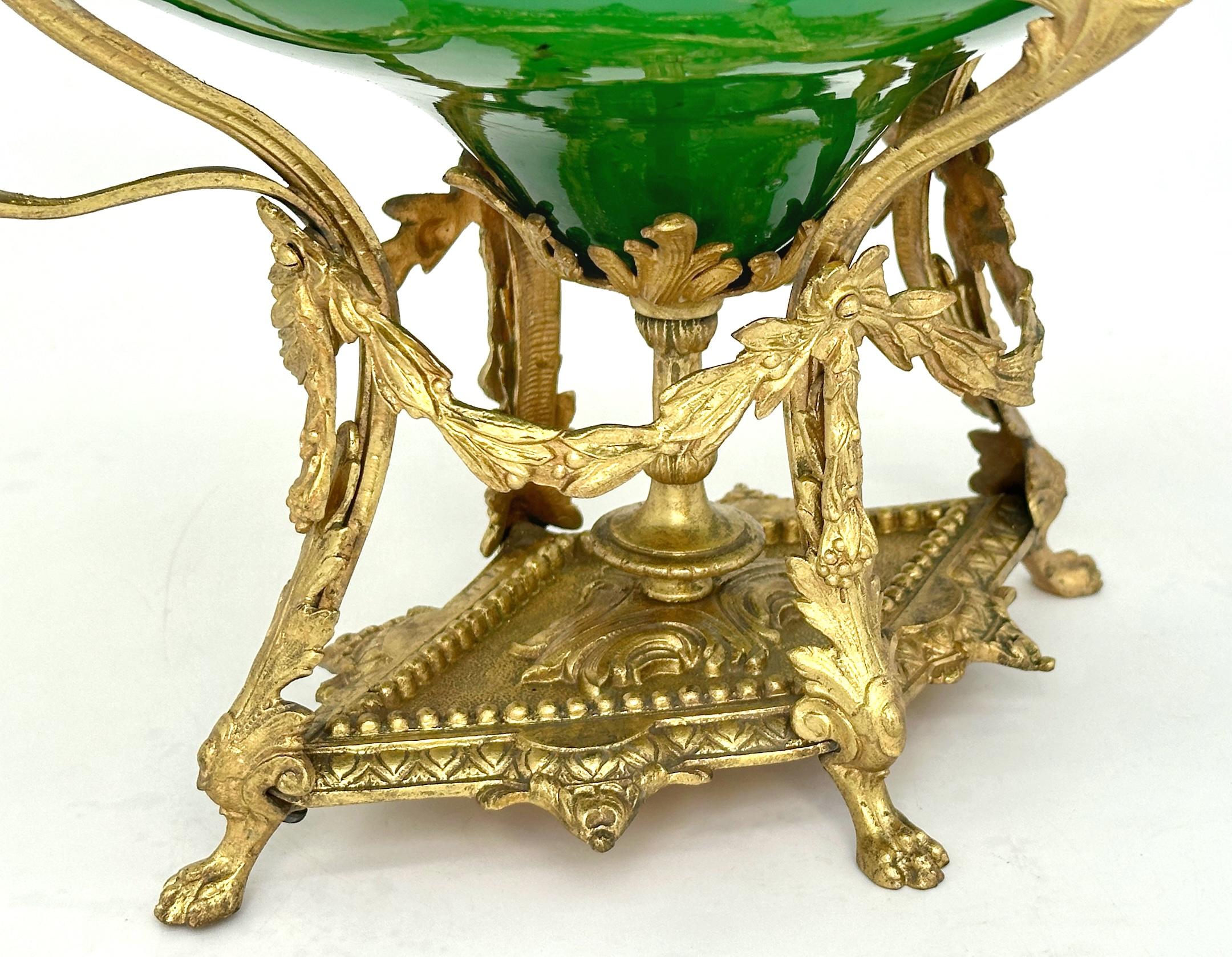 Centrotavola in vetro artistico in stile Loetz Glass della Belle Époque con montatura in ormù, 1890 circa in vendita 3