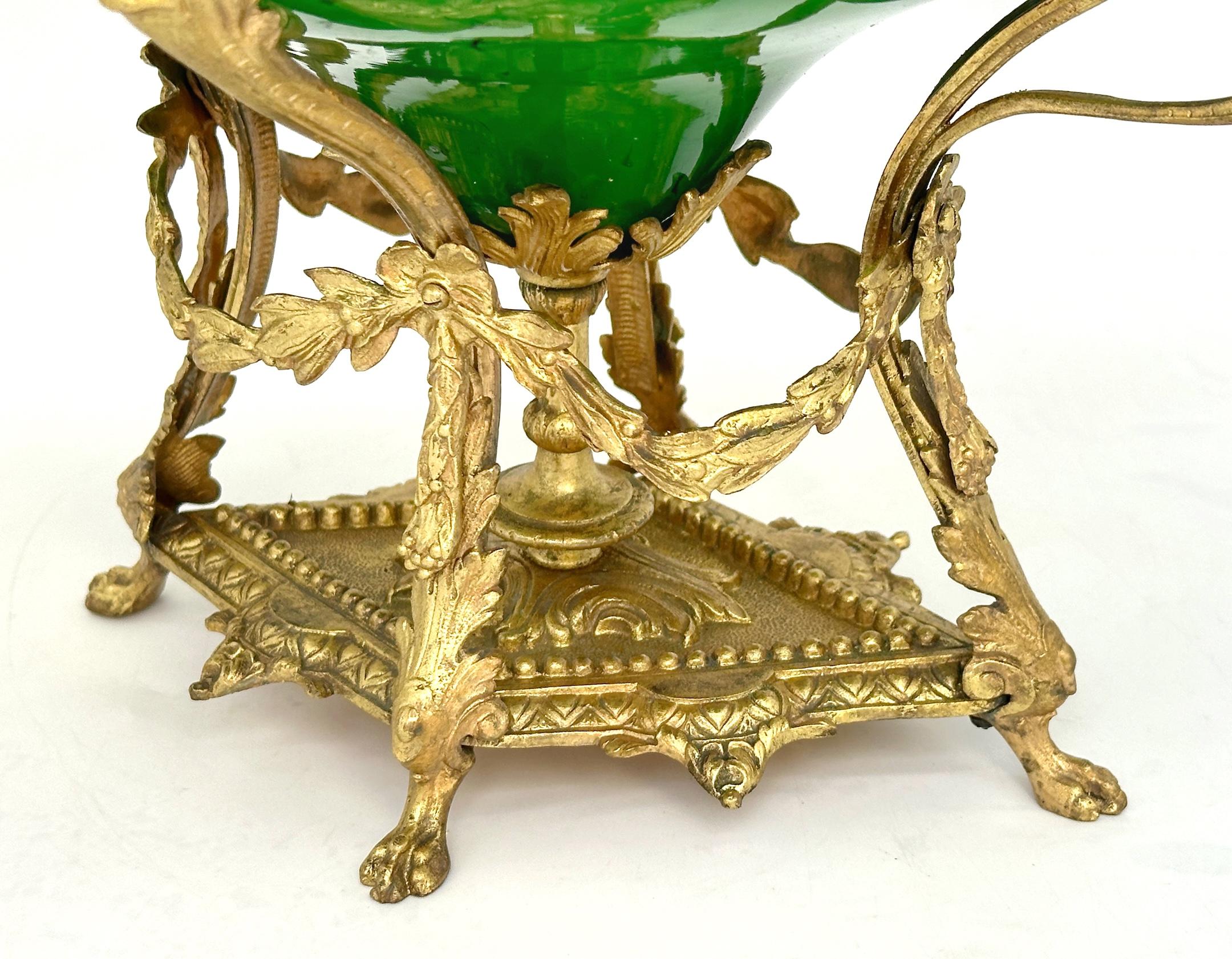 Centrotavola in vetro artistico in stile Loetz Glass della Belle Époque con montatura in ormù, 1890 circa in vendita 4