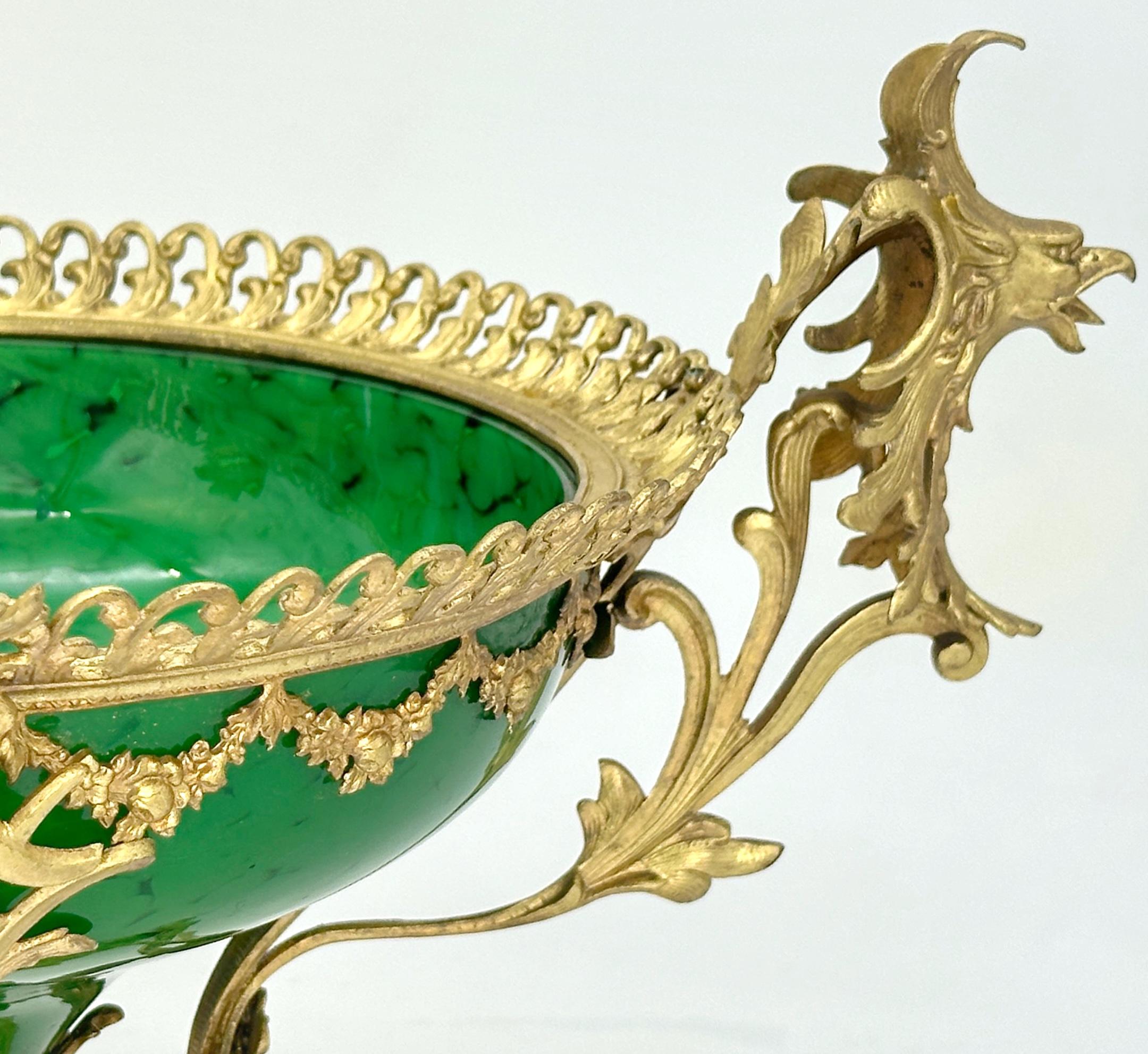 Centrotavola in vetro artistico in stile Loetz Glass della Belle Époque con montatura in ormù, 1890 circa in vendita 7