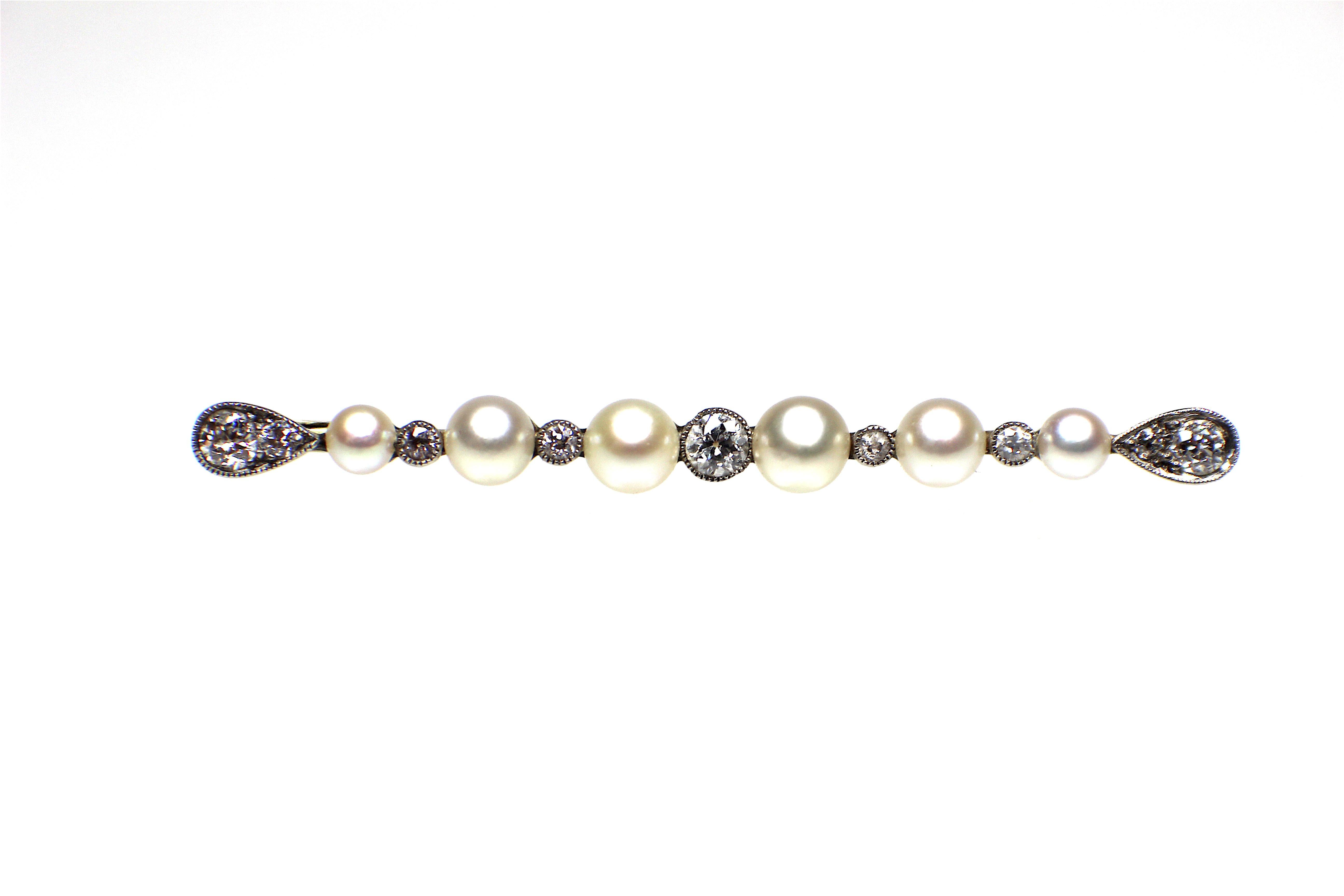 Round Cut GEMOLITHOS Belle Epoque, Pearl and Diamond Line Brooch, 1900s For Sale
