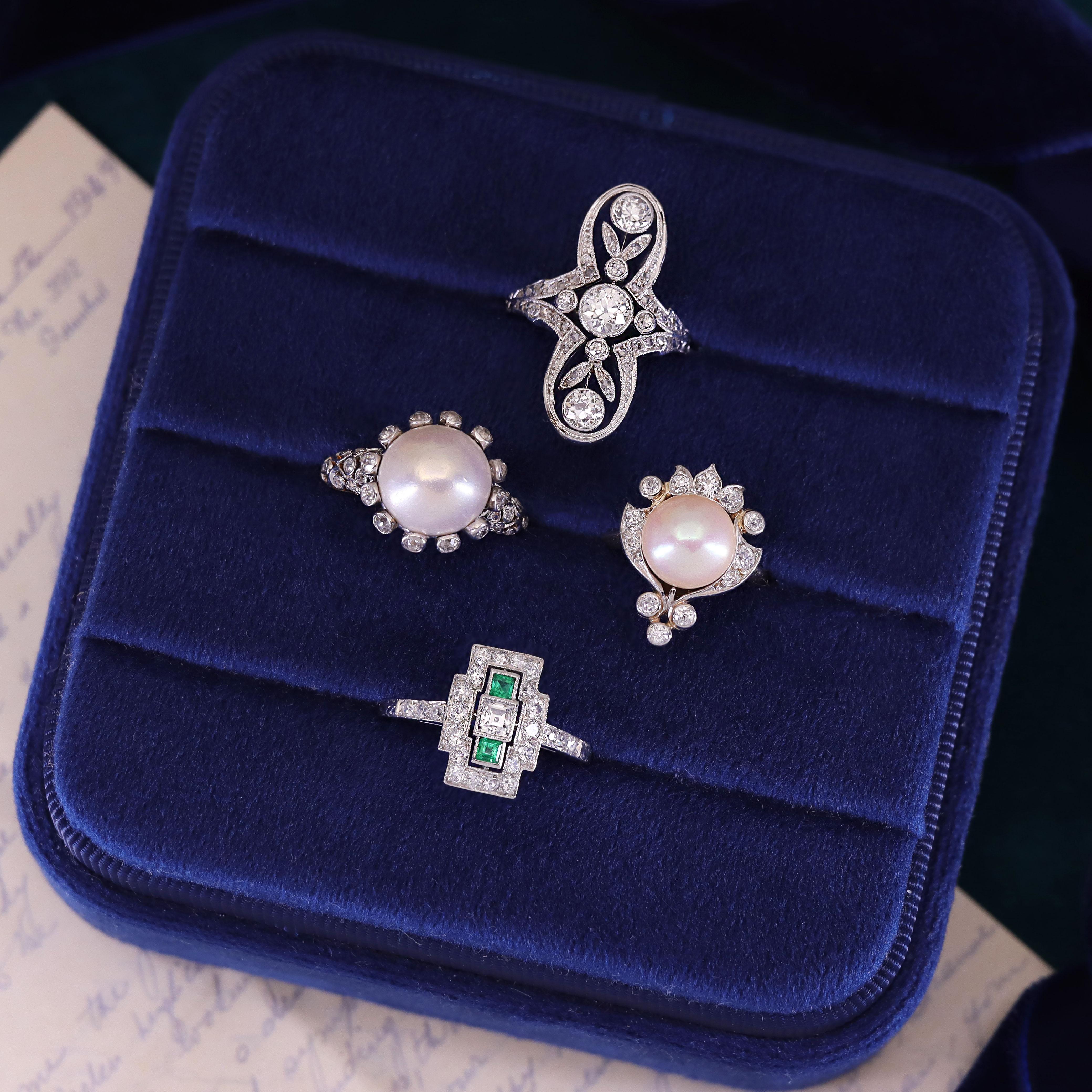 Anello Belle Epoque con perle e diamanti taglio antico in platino e oro 12k in vendita 1