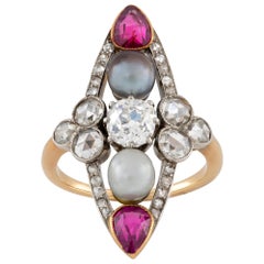 Bague Belle Epoque en perles, rubis et diamants
