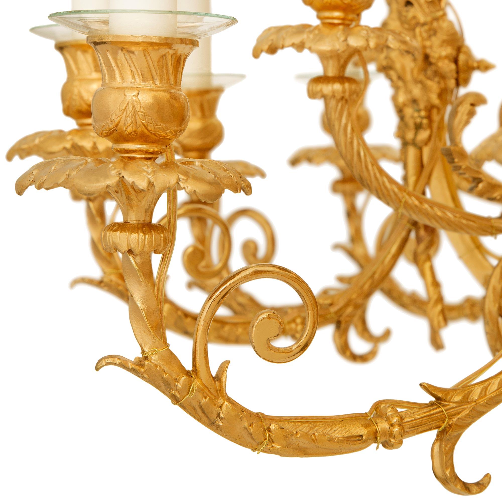 Bronzo Lampadario in ormolu e bronzo patinato del periodo Belle Epoque Louis XV st. in vendita
