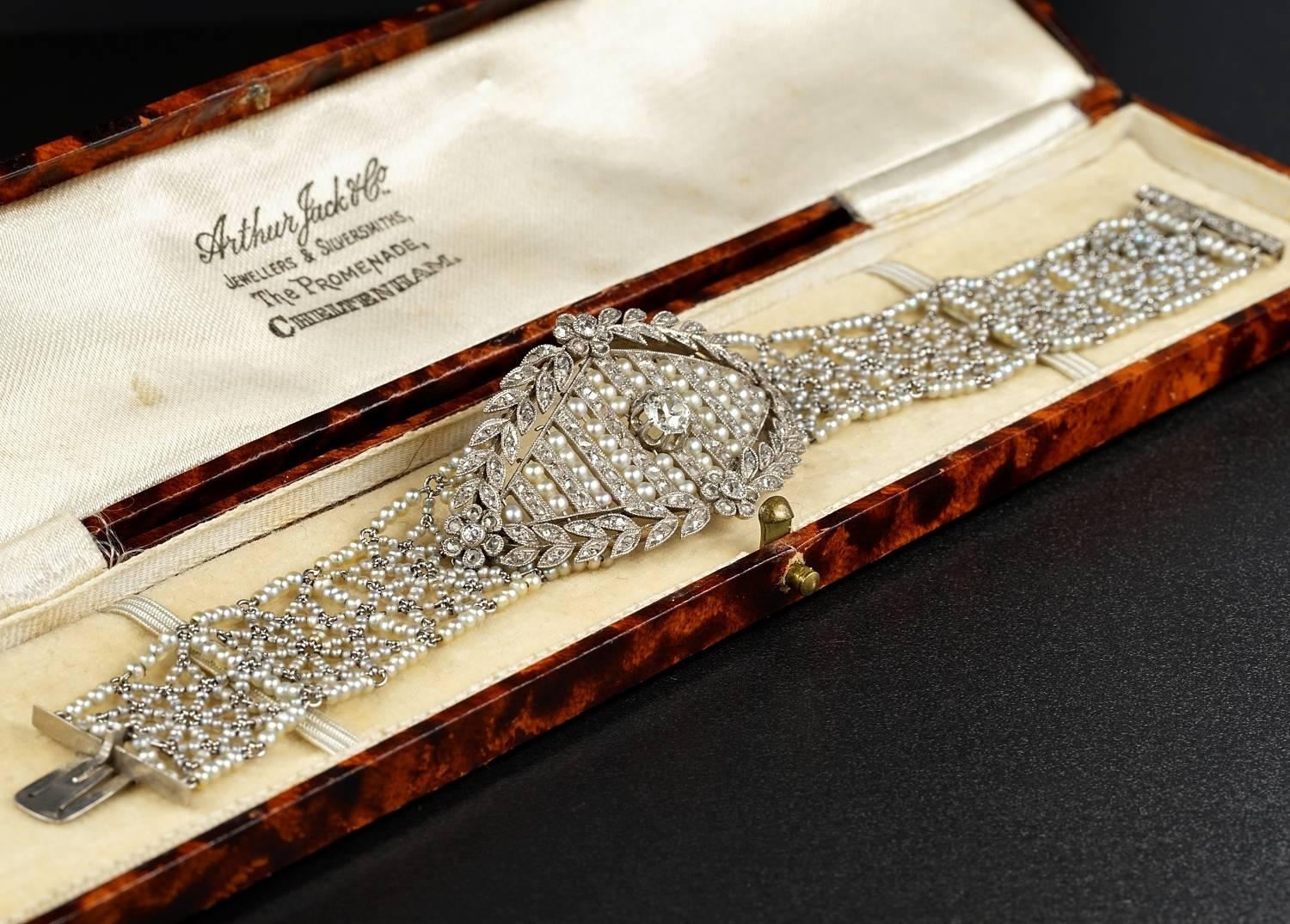 Belle Époque Rare Platinum Diamond Seed Pearl Bracelet In Good Condition For Sale In Napoli, IT
