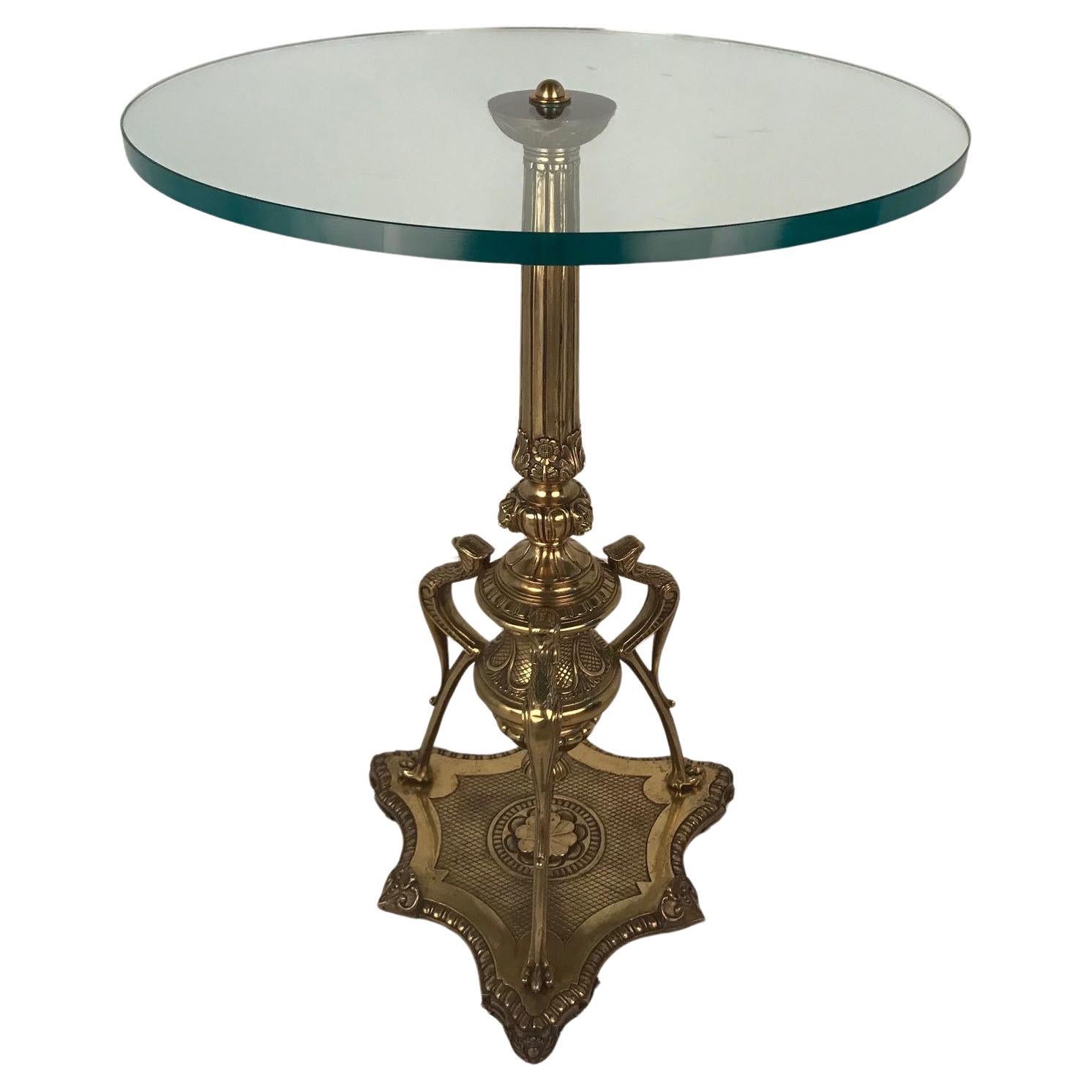 Table d'appoint en laiton de style Renaissance Belle Époque en vente