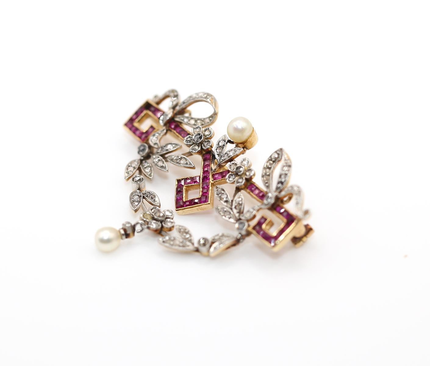 Belle Epoque Rubíes Perlas Diamantes talla rosa Broche Colgante, 1900 Belle Époque en venta