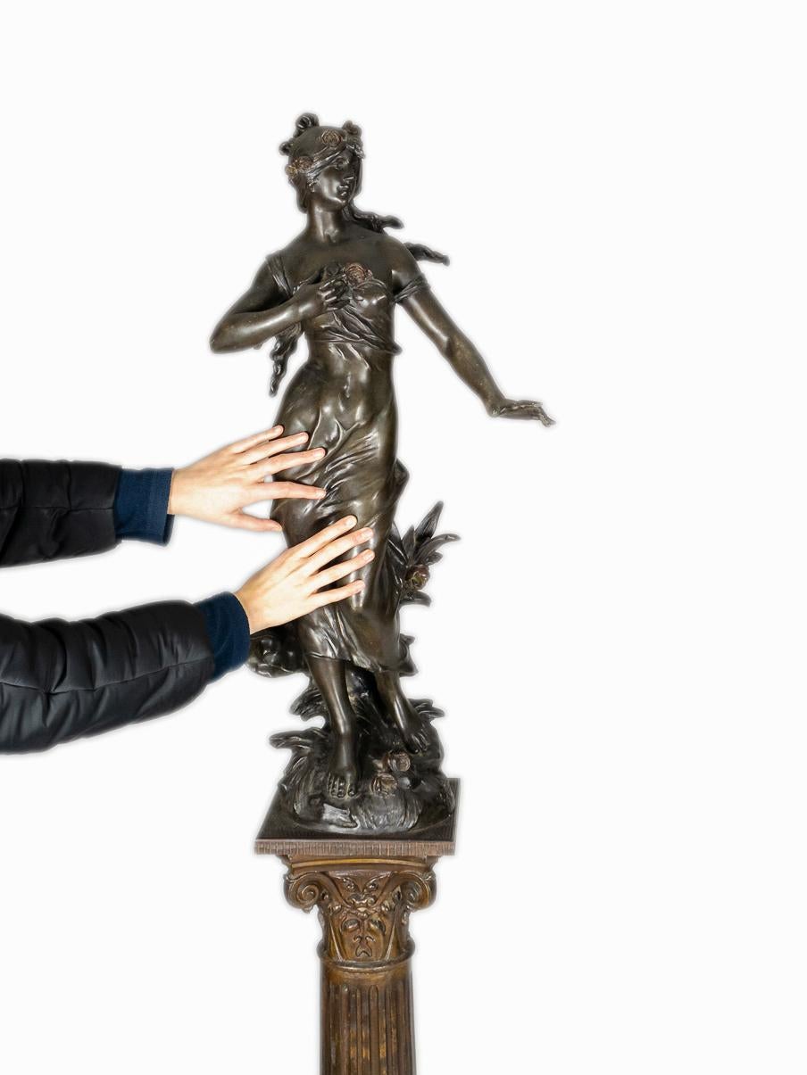 Belle-Époque-Skulptur, Frau mit Rosen von Aug. Moreau, 19. Jahrhundert im Angebot 3