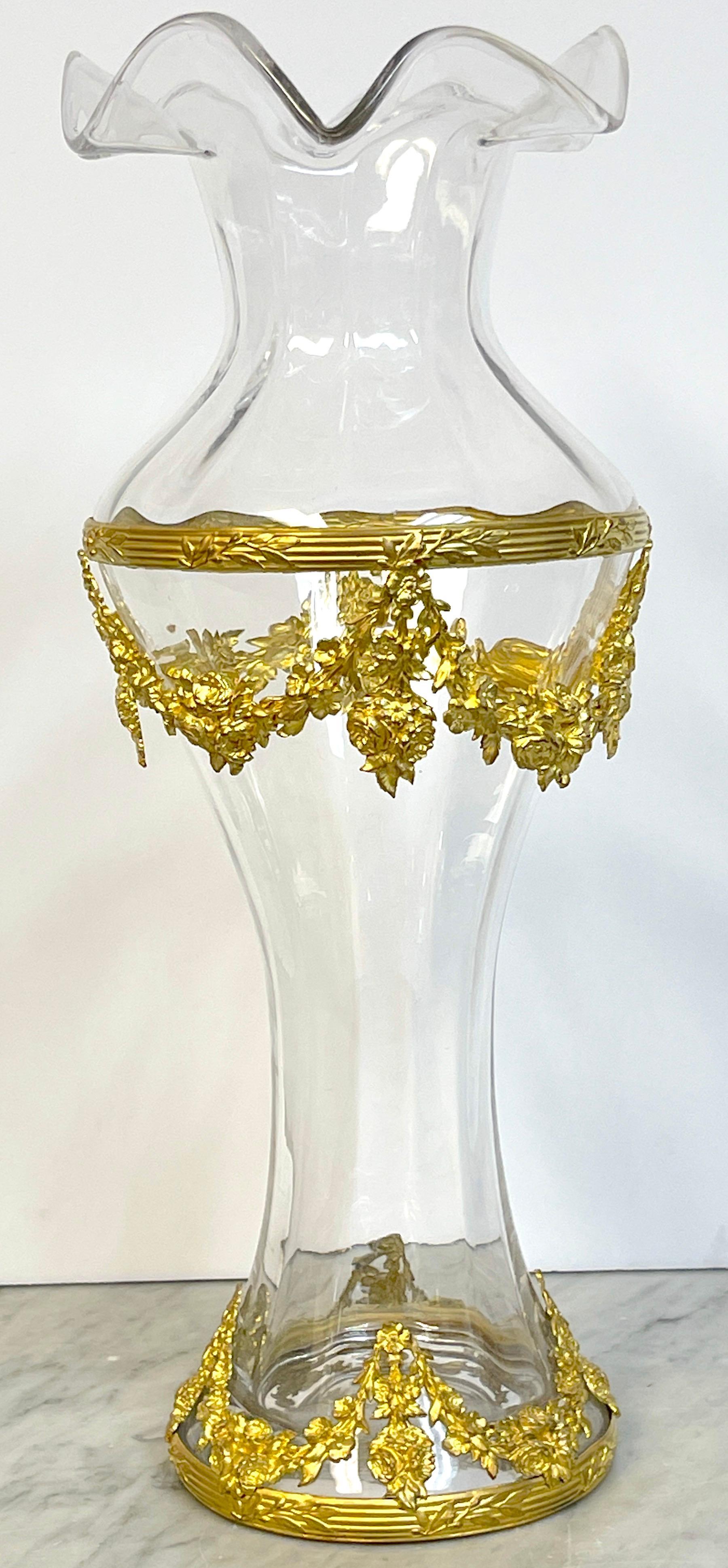 Bronze doré Grand vase signé Belle Époque en cristal de Sèvres monté sur bronze doré