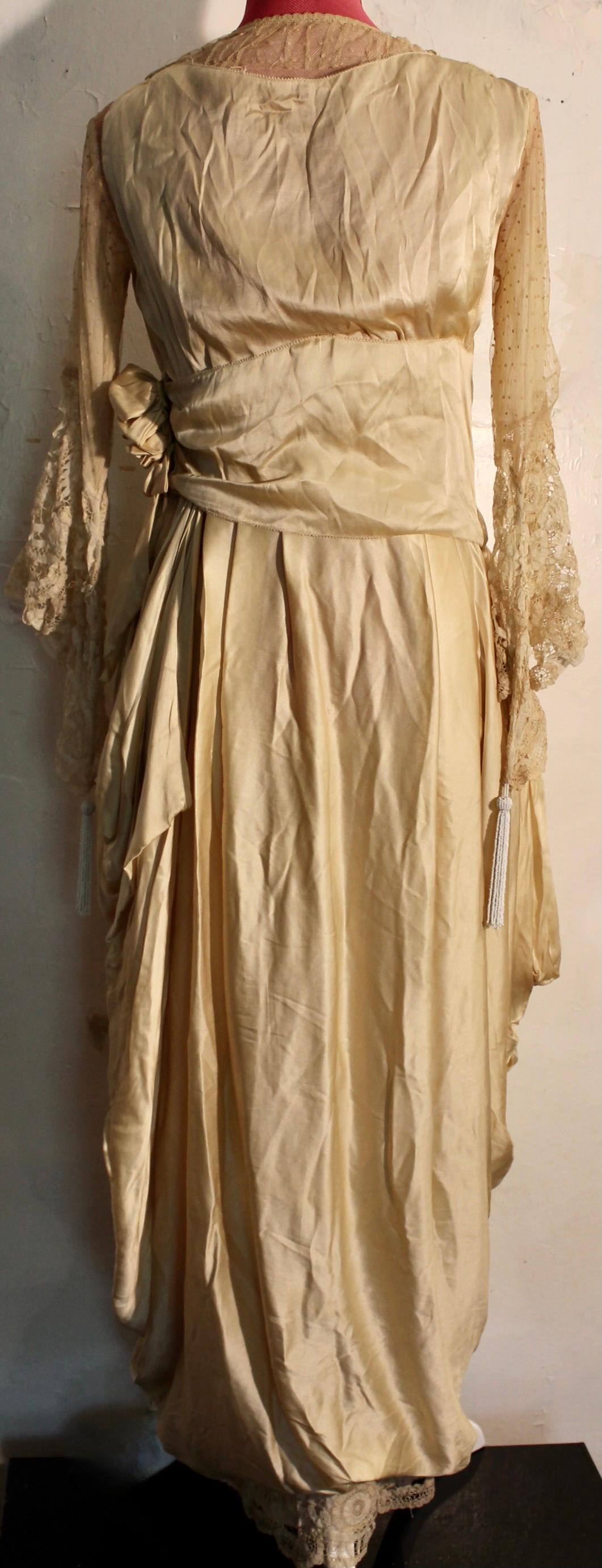 Belle Epoque Silk Gown In Good Condition For Sale In Sharon, CT