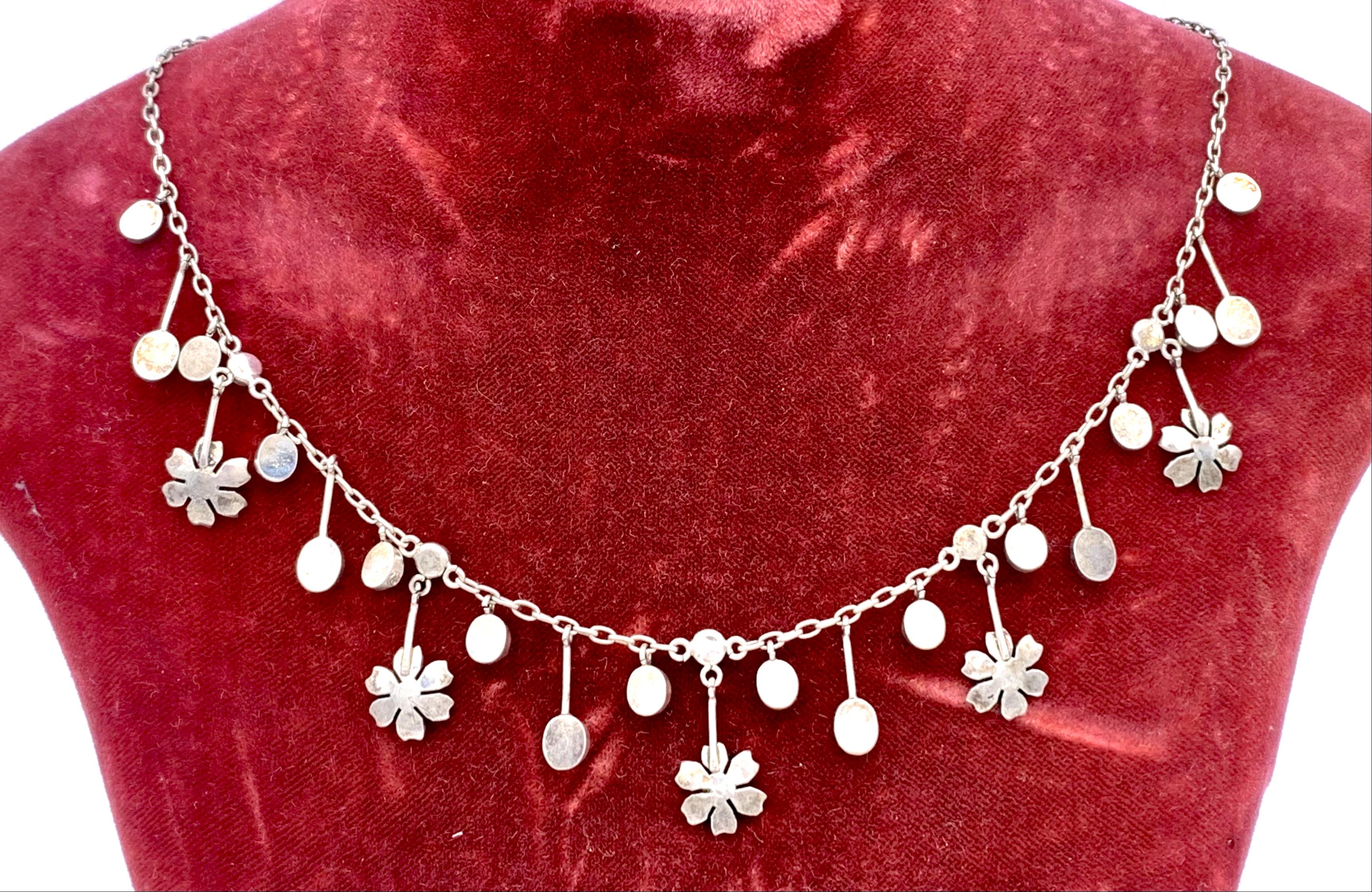 Women's Belle Époque Silver Dangling Turquoise Flowers Cabochons Necklace  For Sale
