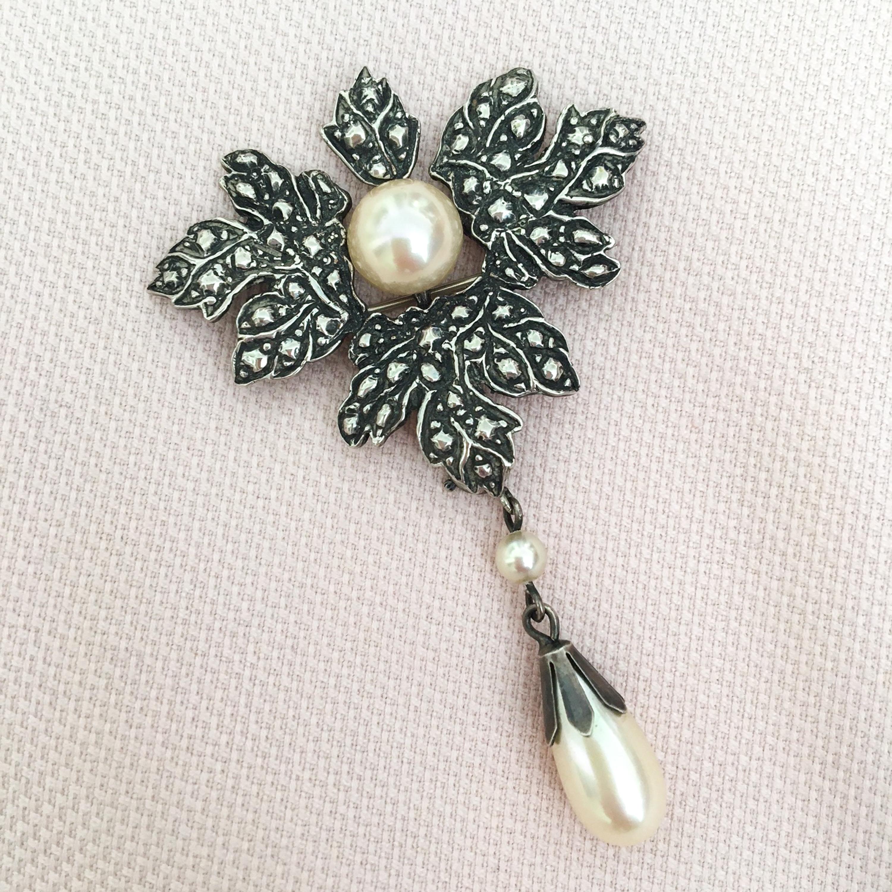 Oval Cut Silver Maple Leaf Pearl Pendant Brooch