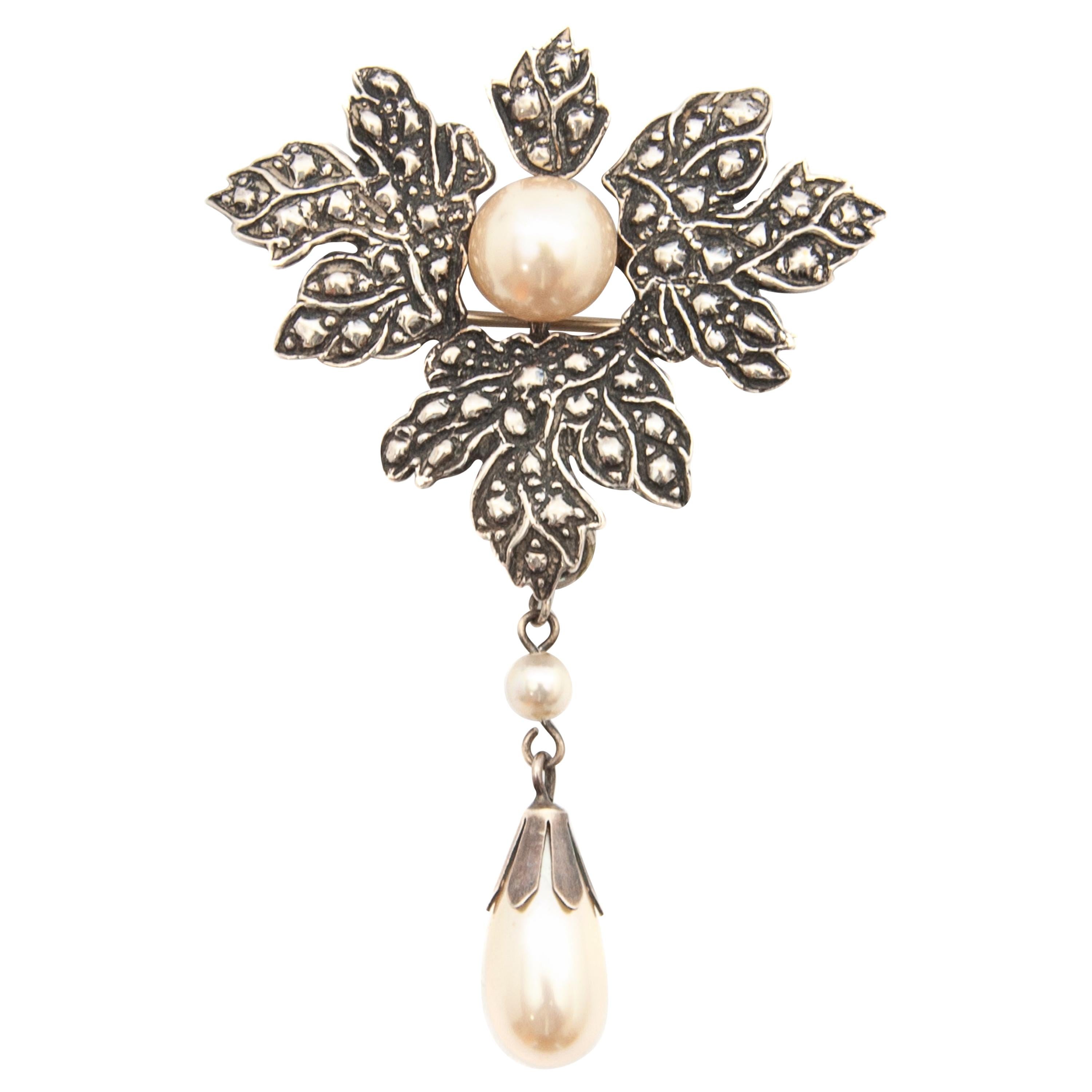 Silver Maple Leaf Pearl Pendant Brooch