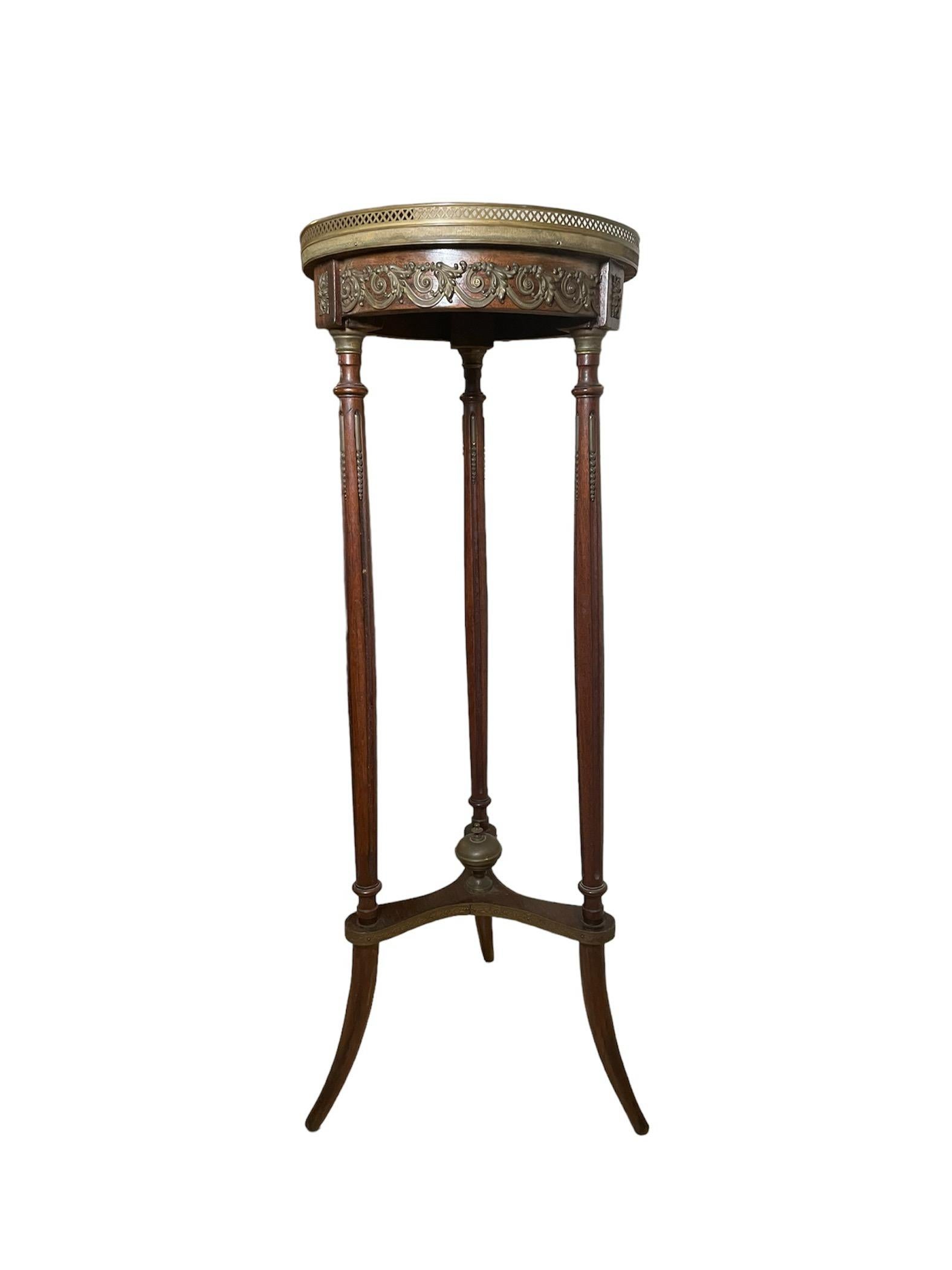 Belle Epoque Style Plant Stand/Table In Good Condition For Sale In Guaynabo, PR