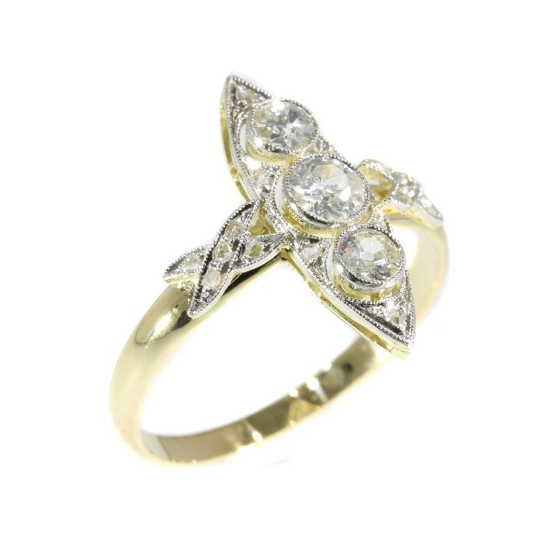 Belle Epoque Three Diamond 14 Karat Yellow Gold Marquise Engagement Ring, 1920s For Sale 2