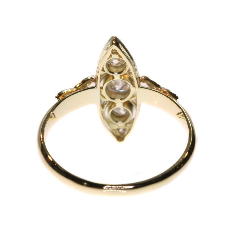 Belle Epoque Three Diamond 14 Karat Yellow Gold Marquise Engagement Ring, 1920s For Sale 3