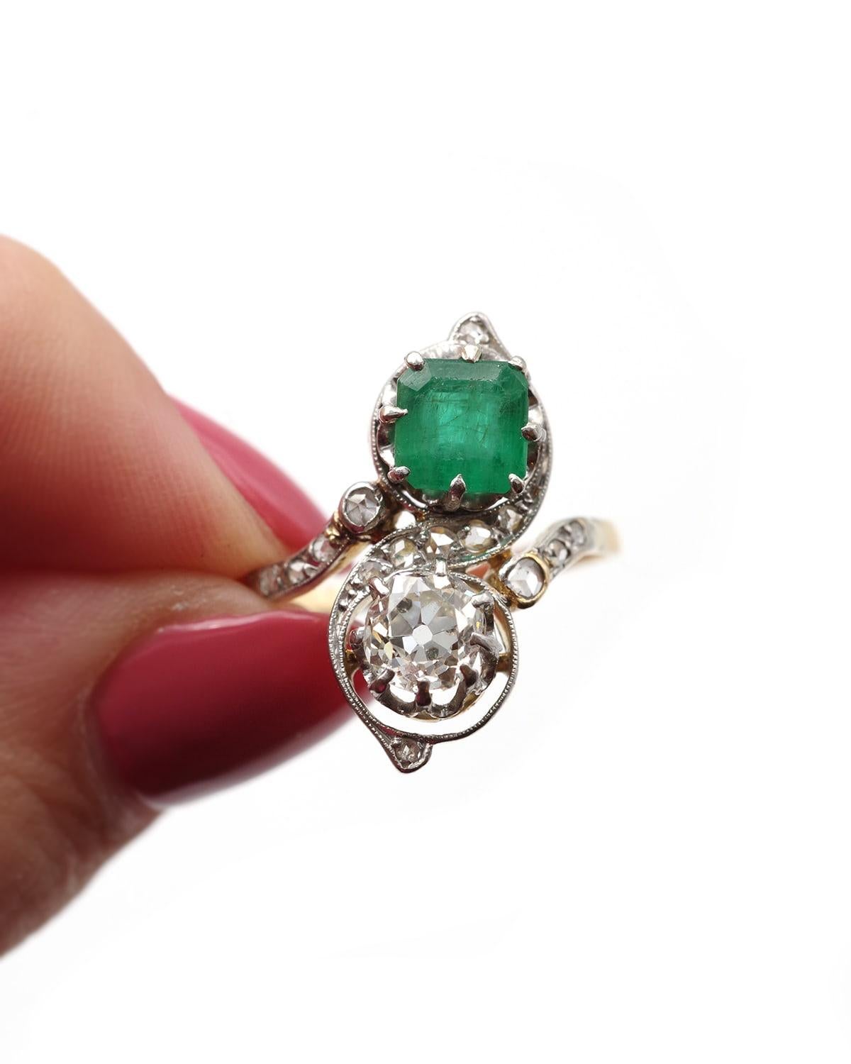 Bague Toi et Moi Belle Epoque en or 18k, émeraude 0,90 ct, diamant 0,80 ct Pour femmes en vente