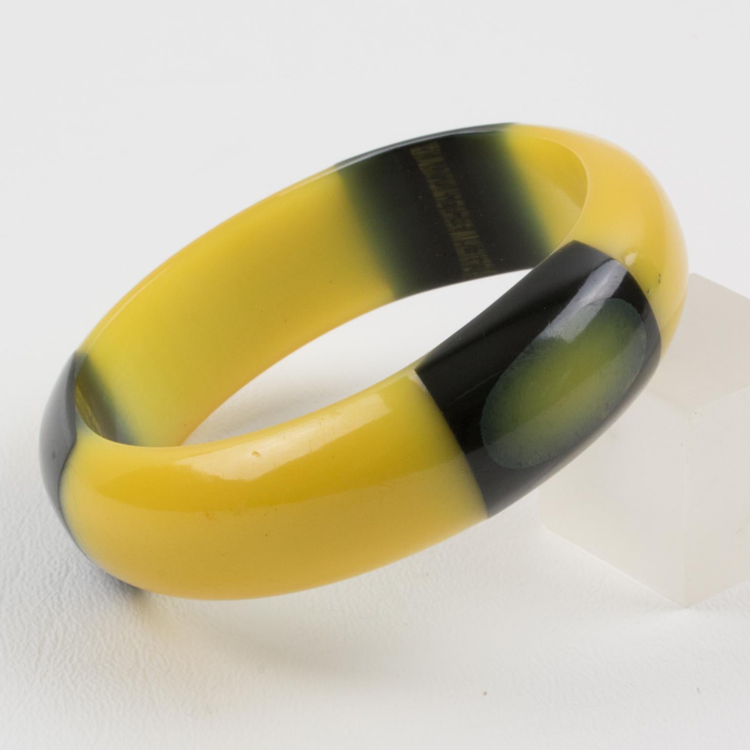 Bracelet jonc Belle Kogan en bakélite stratifiée Unisexe en vente