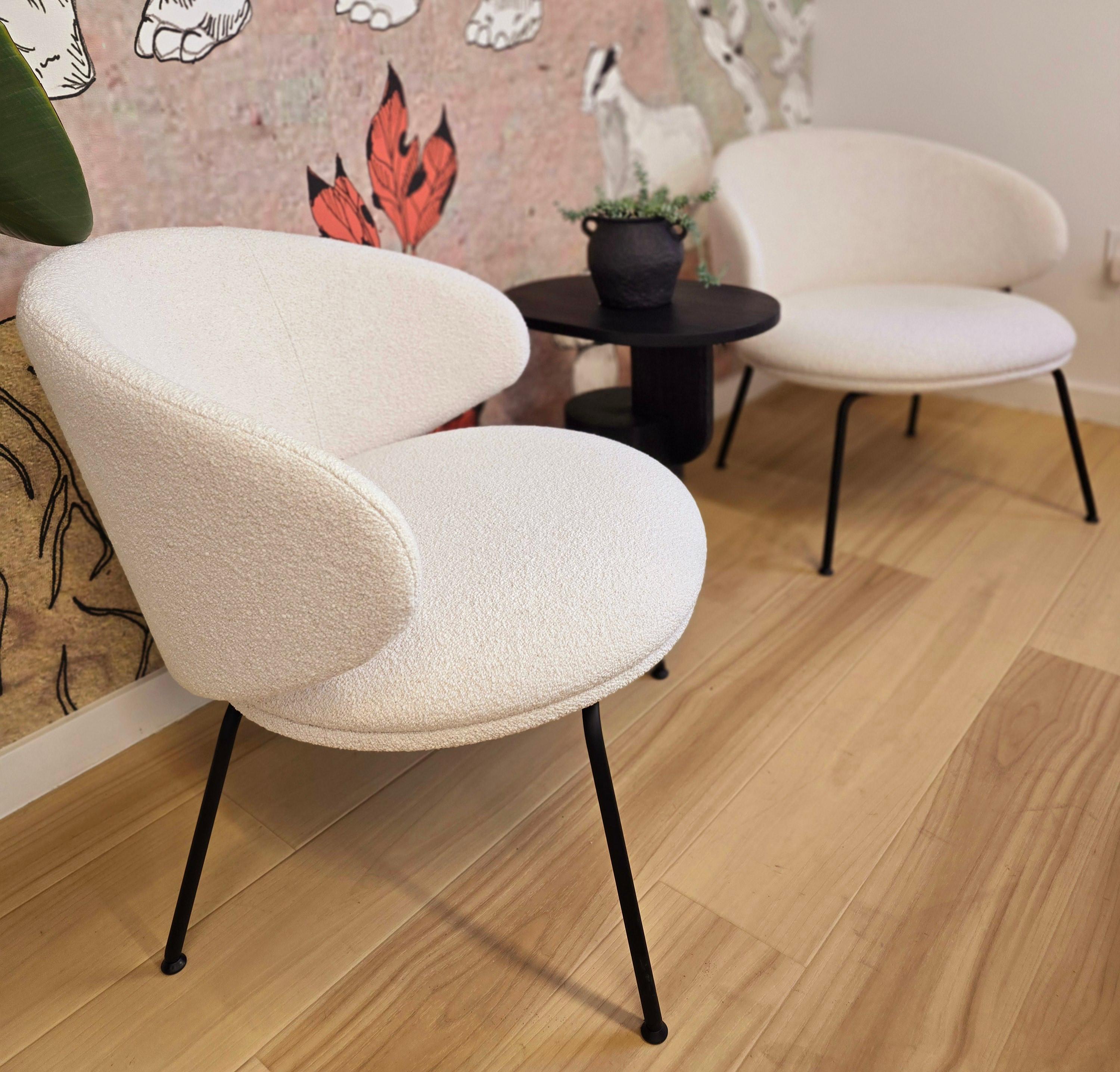 Ensemble Belle Lounge (comprend : 2 chaises longues + table d'appoint)

Chaise longue Belle par Arrmet Lab
- Dimensions de la chaise longue : L : 27.9