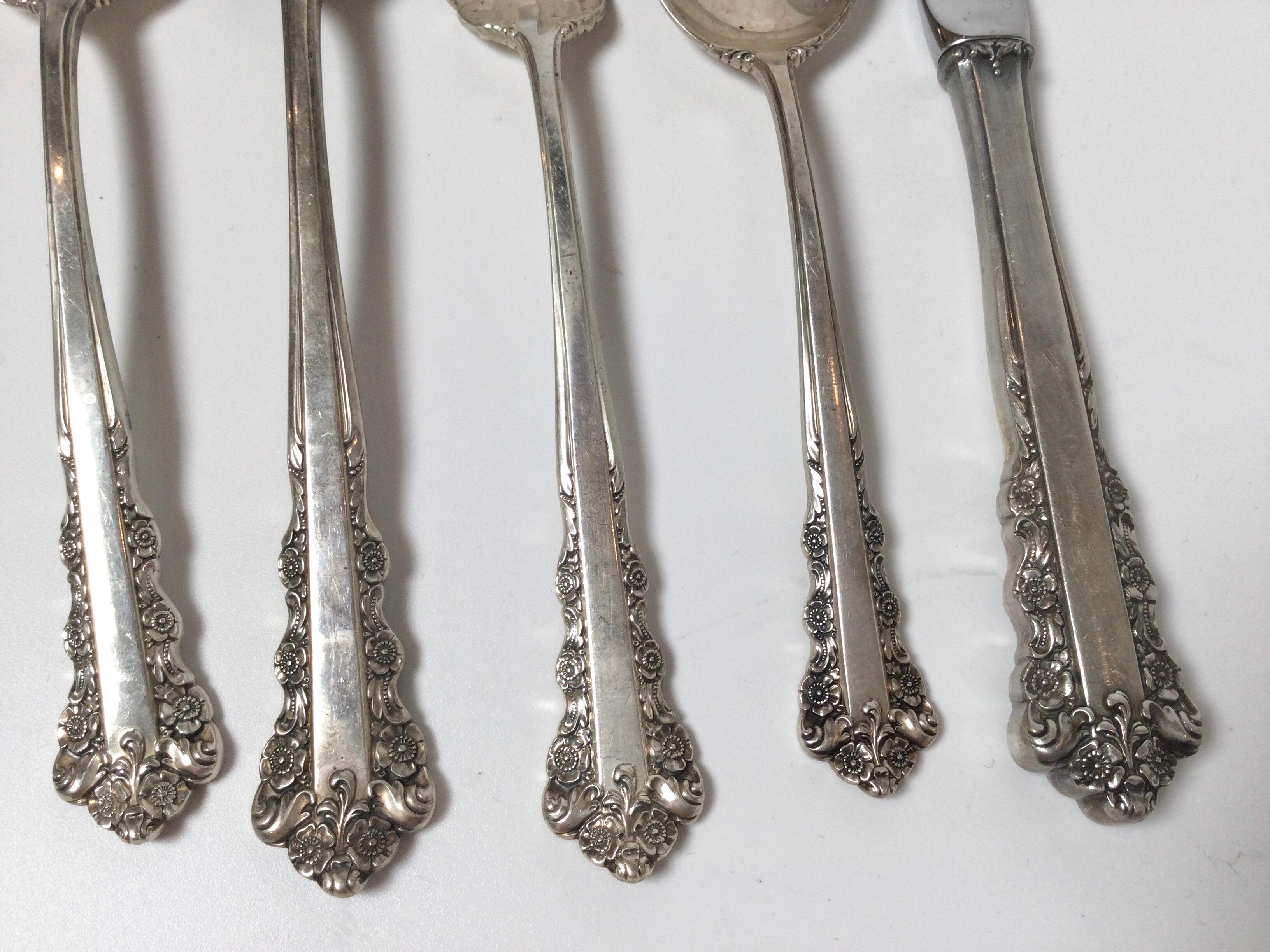 Belle Meade by Lunt Sterling Silver Flatware Set for 10 Service 54 Pieces & Box In Excellent Condition In Lambertville, NJ