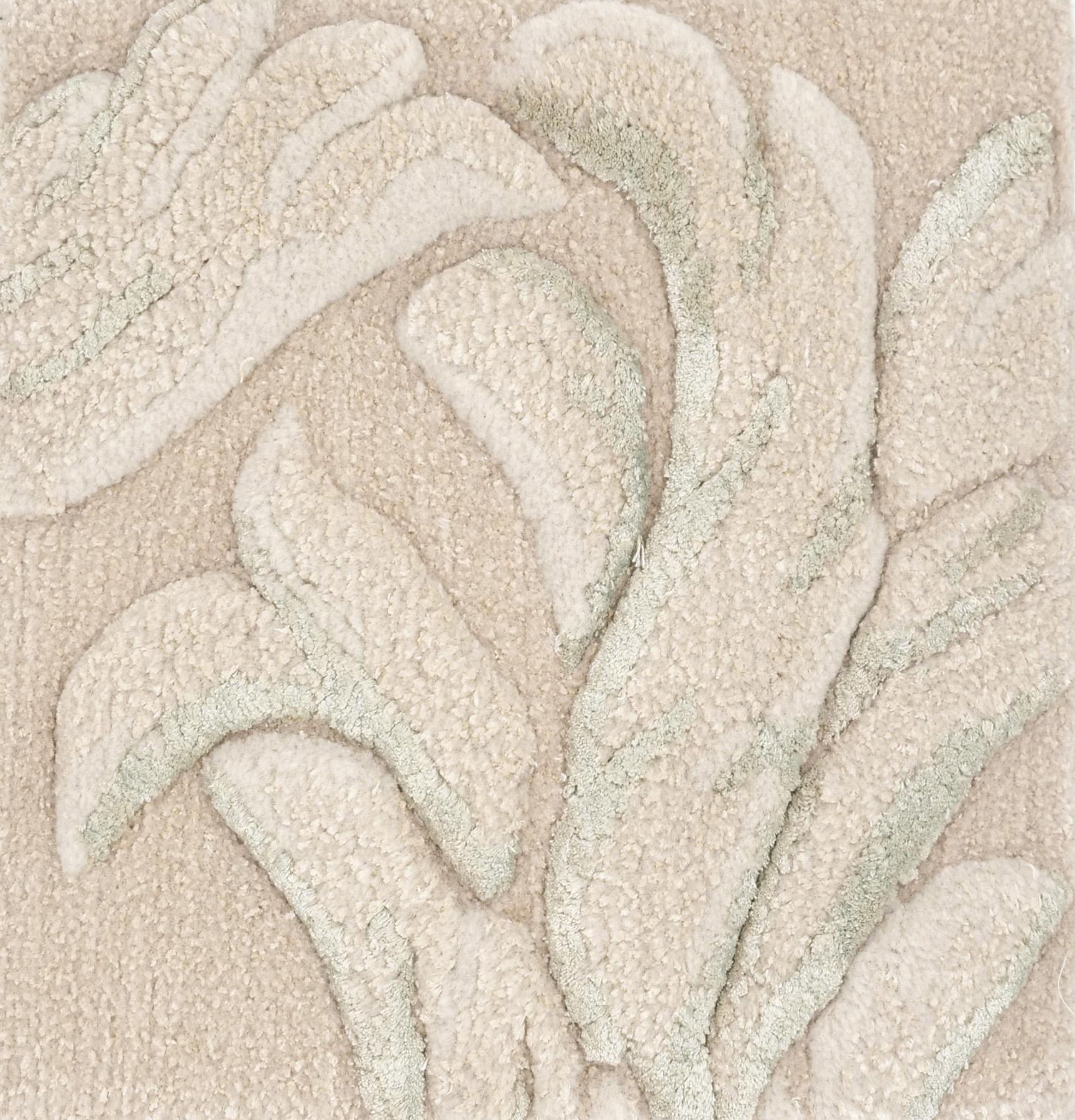 Stile provenzale Tappeto classico con motivo floreale beige grigio misto lana e seta - Belle Vue Pearl in vendita